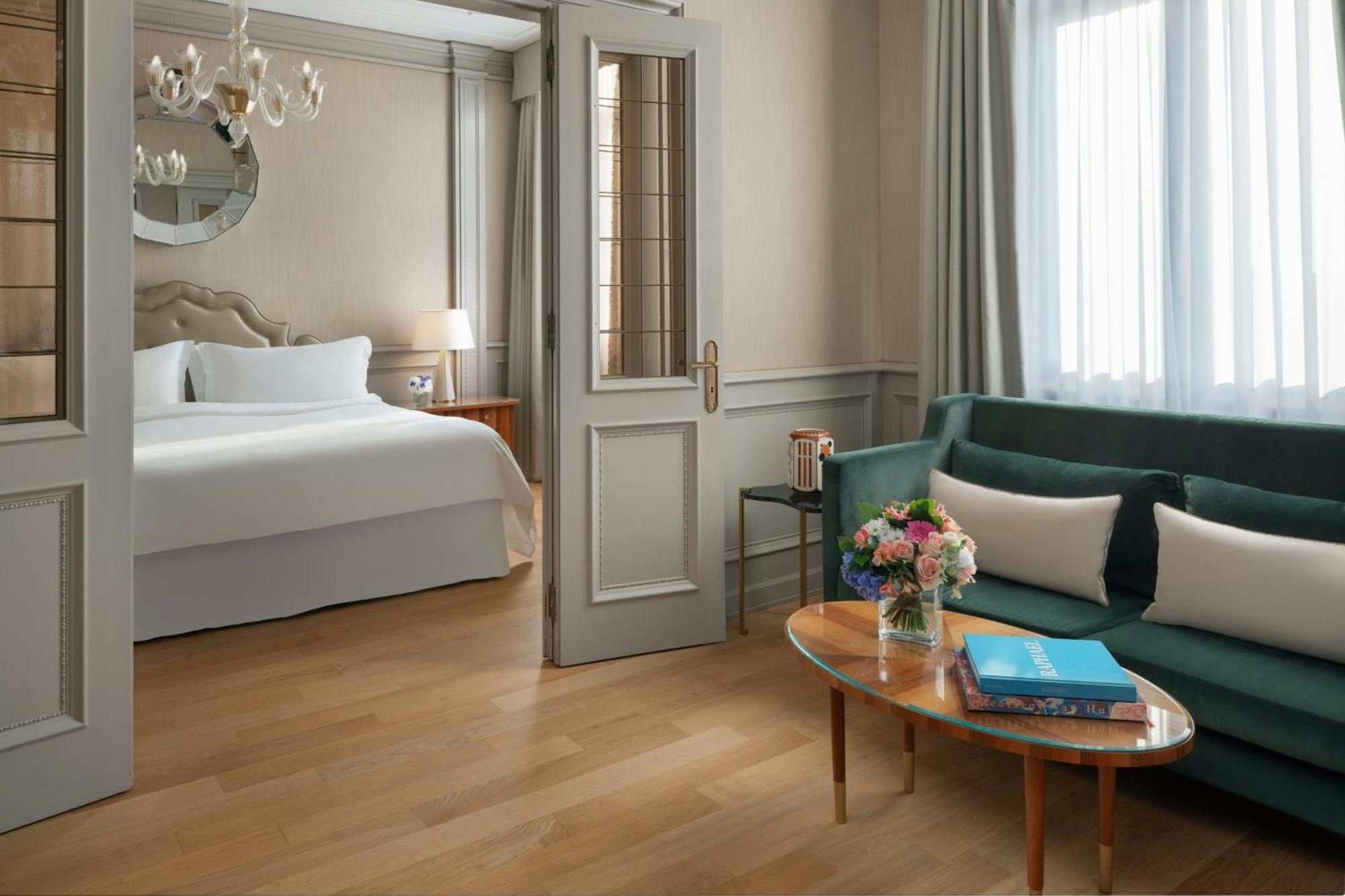 Panoramic Junior King Suite with Terrace