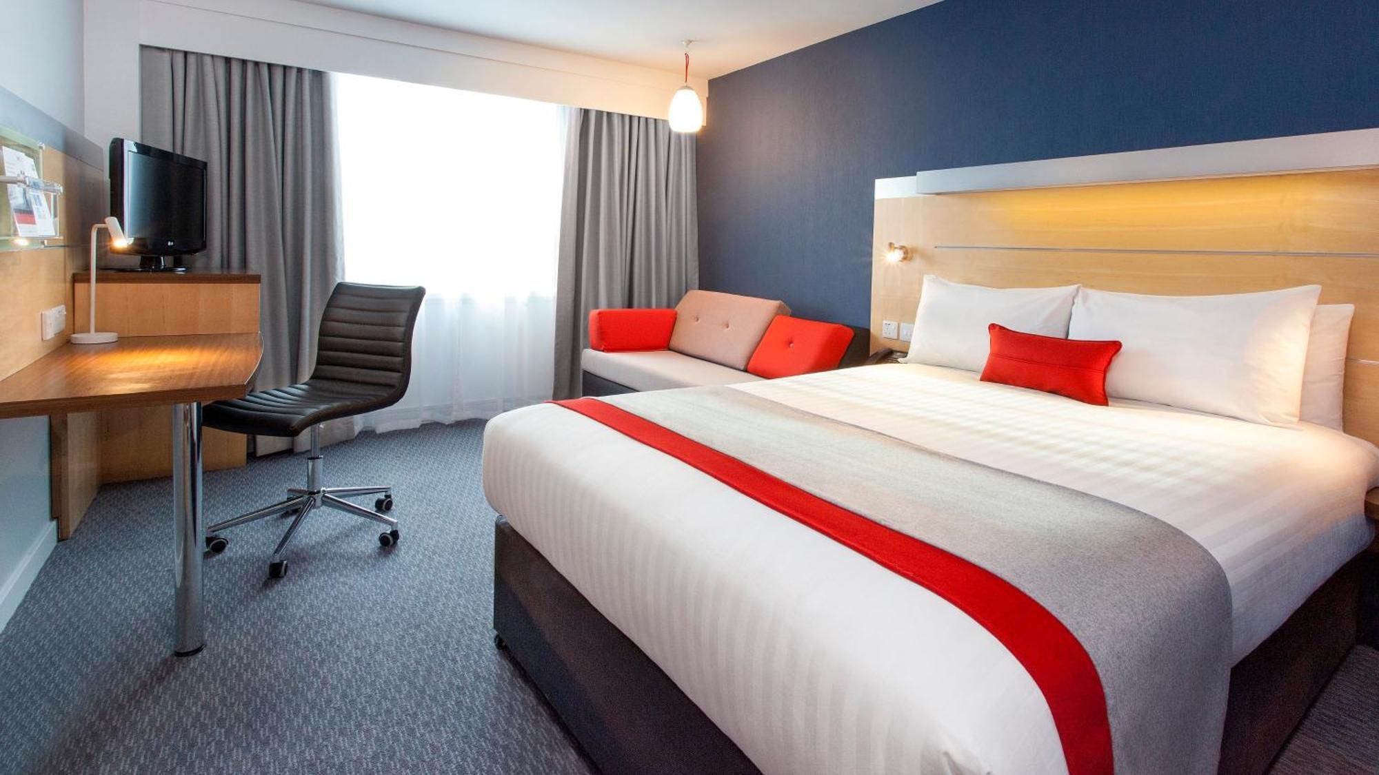 Standard Double Room with Single Sofa Bed and Free Hot Breakfast,1693273021:JPEG