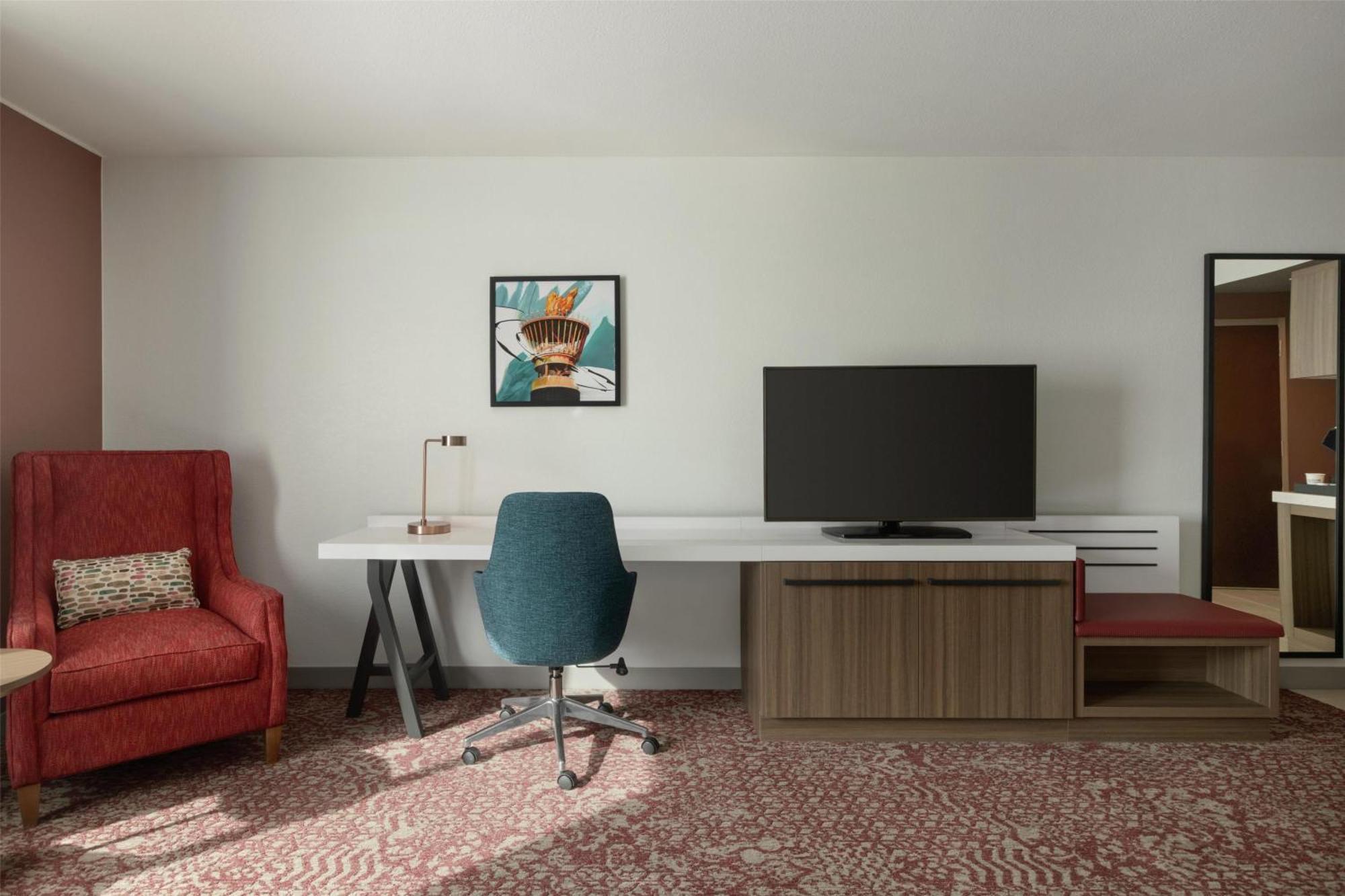 Queen Room with Two Queen Beds and Roll-In Shower - Mobility Access,1694535327:JPEG