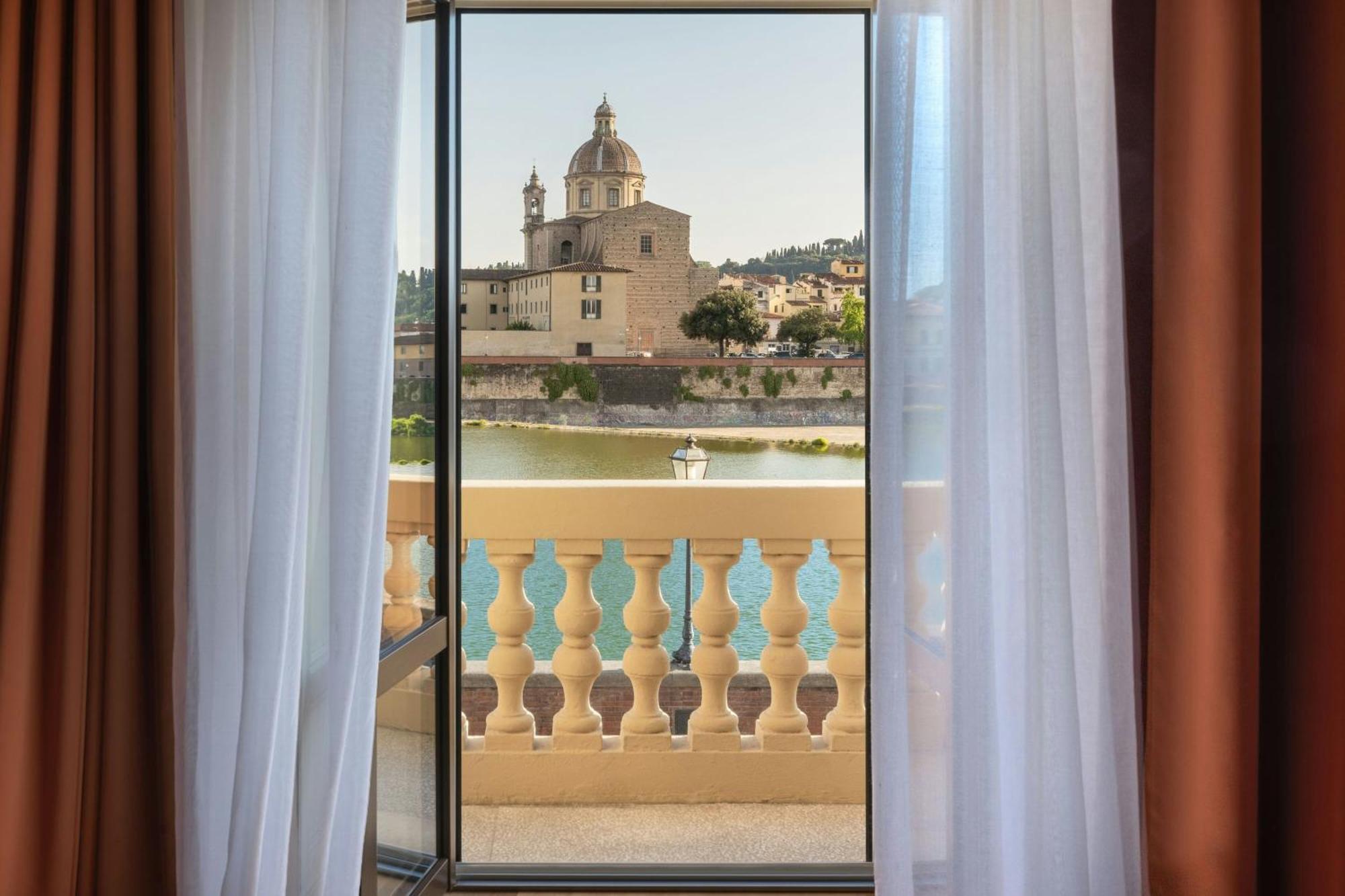 Grand Deluxe King Suite with River View