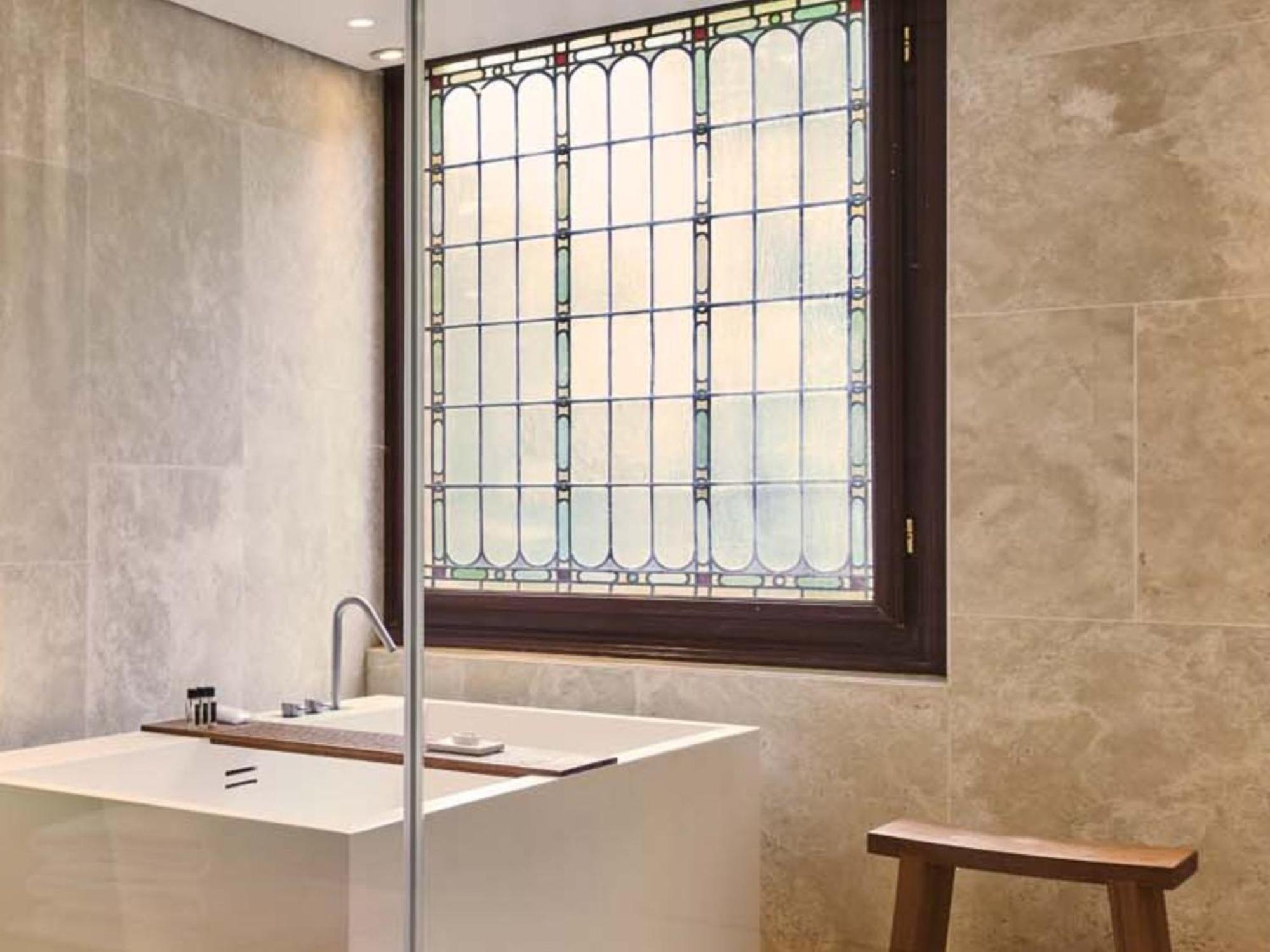 Deluxe Room,1698938175:JPEG