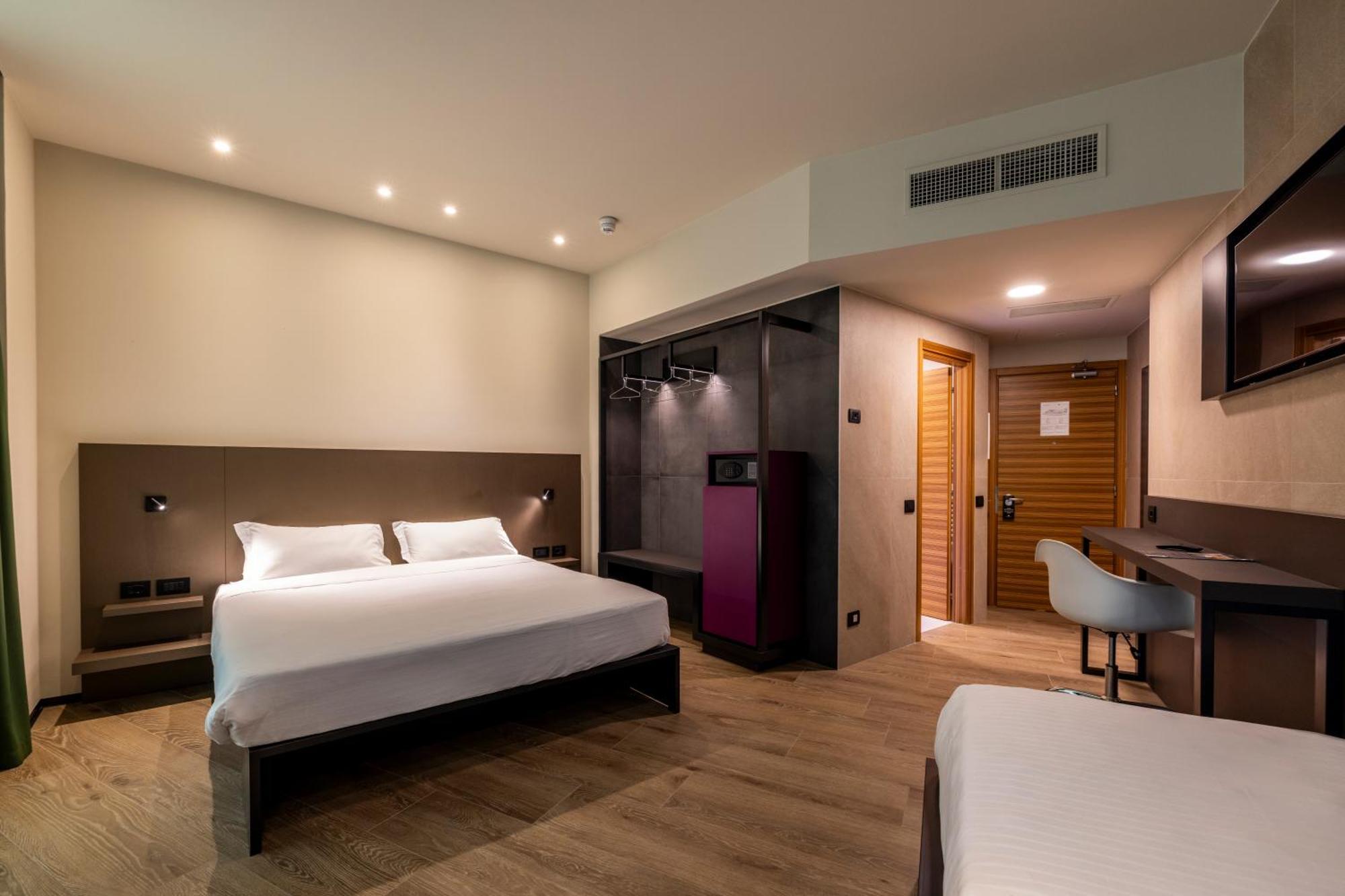 Triple Room,1274451244:JPEG