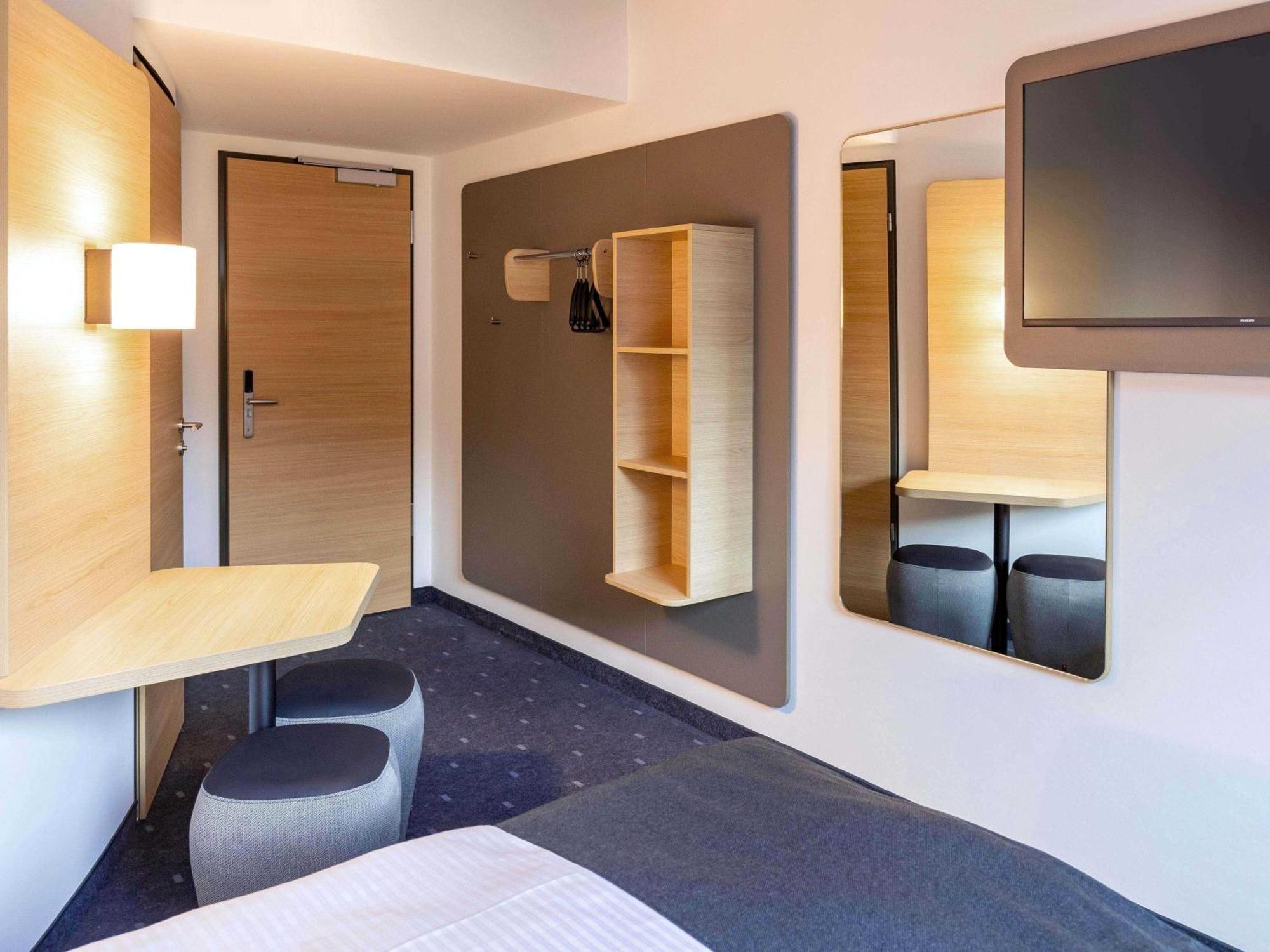 Twin Room,1699131356:JPEG