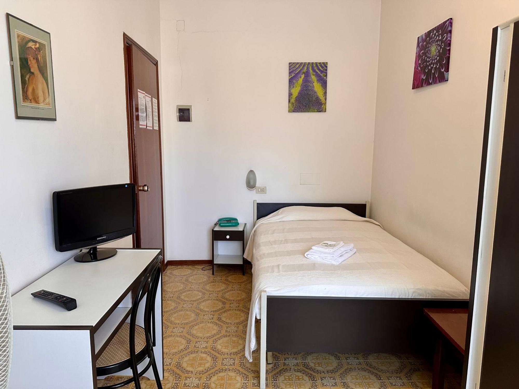 Camera Singola con Bagno in Comune