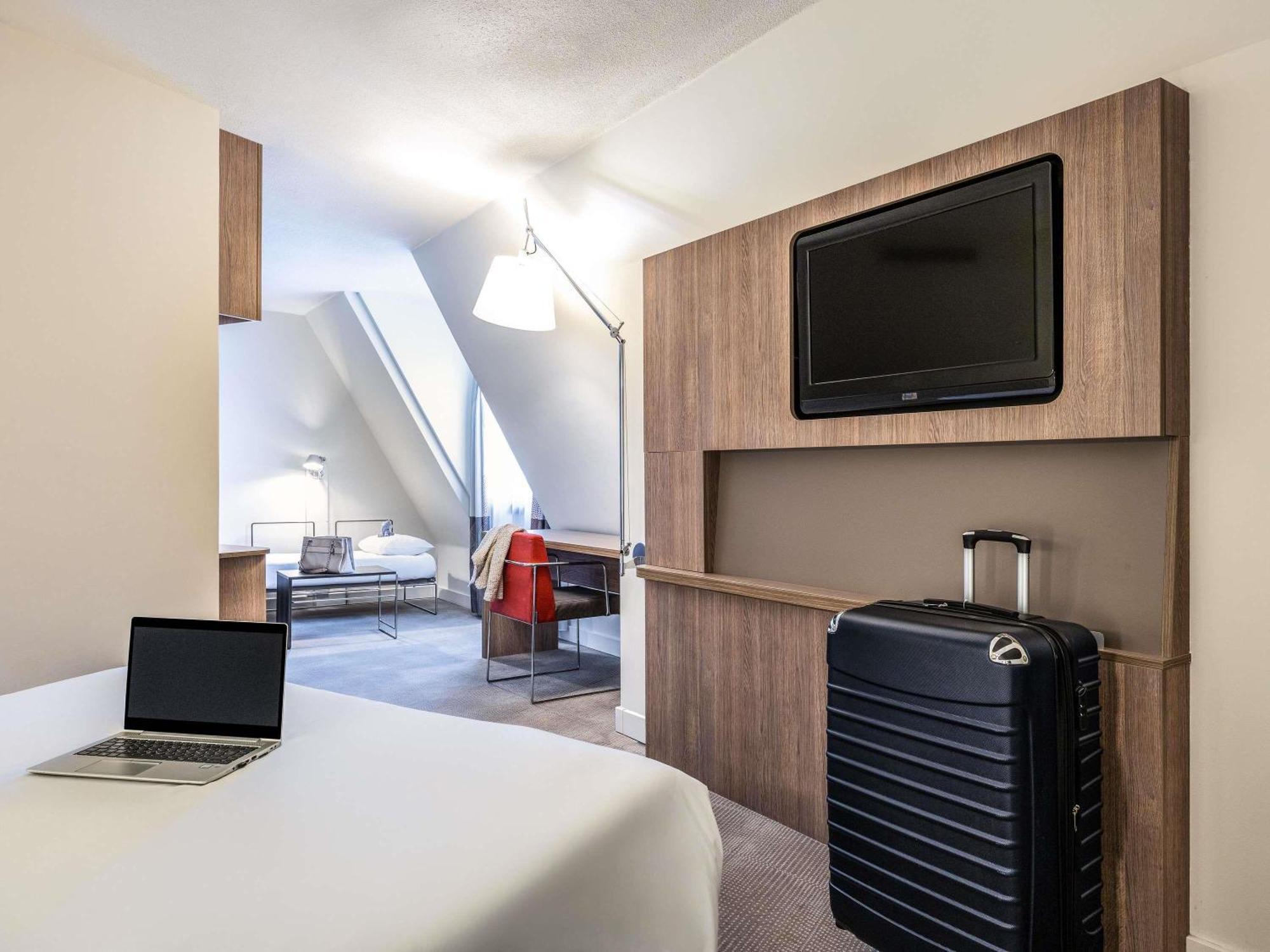 Accessible Superior Room Double Bed Two Sofabeds,1704844626:JPEG