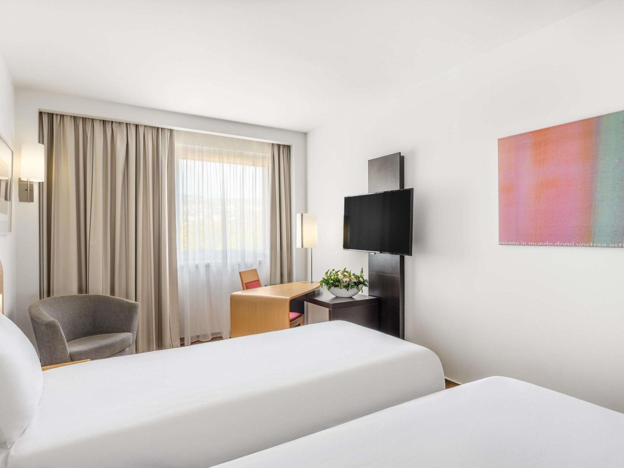 Standard Room with 2 Single Beds