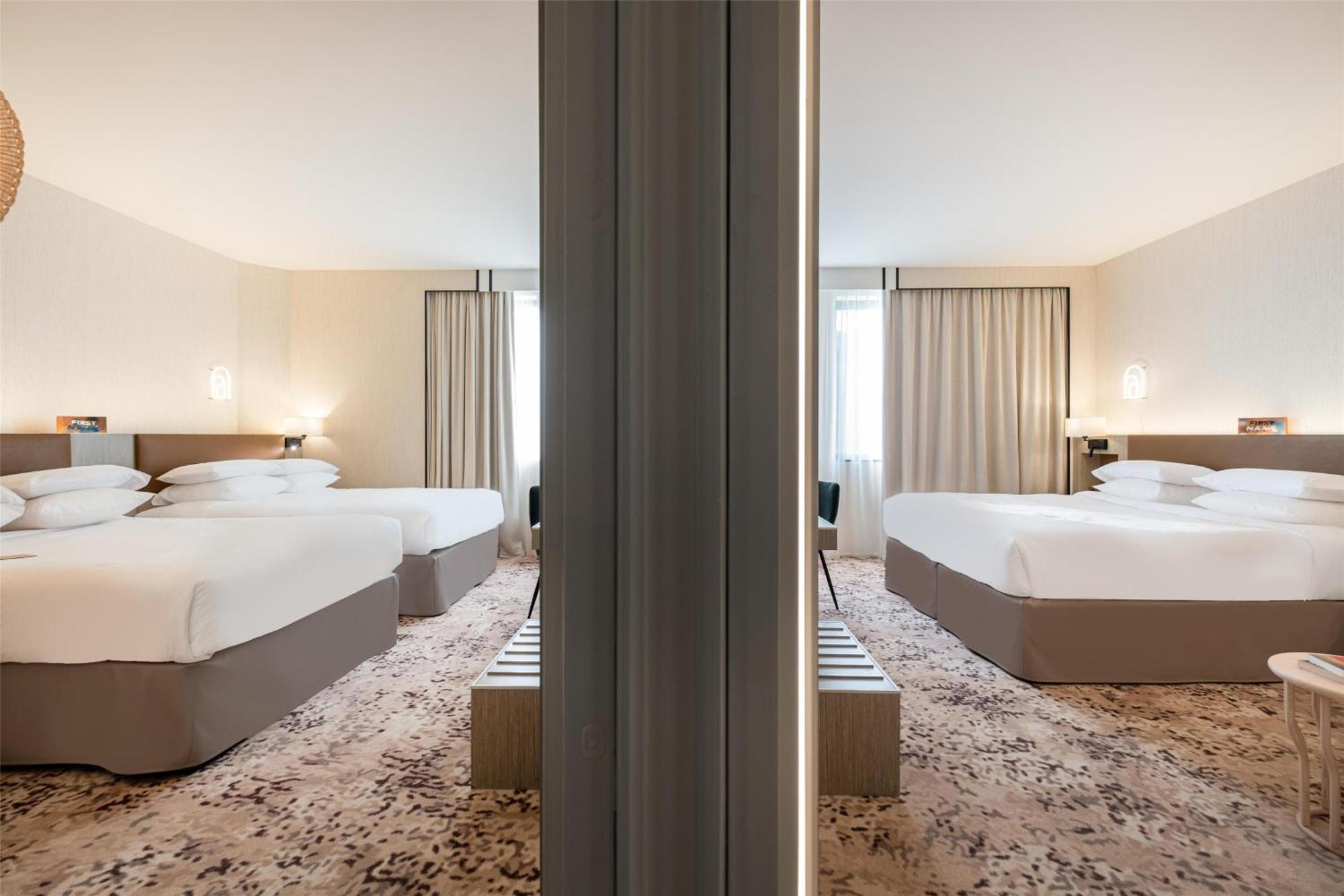 Family Room,1704869392:JPEG