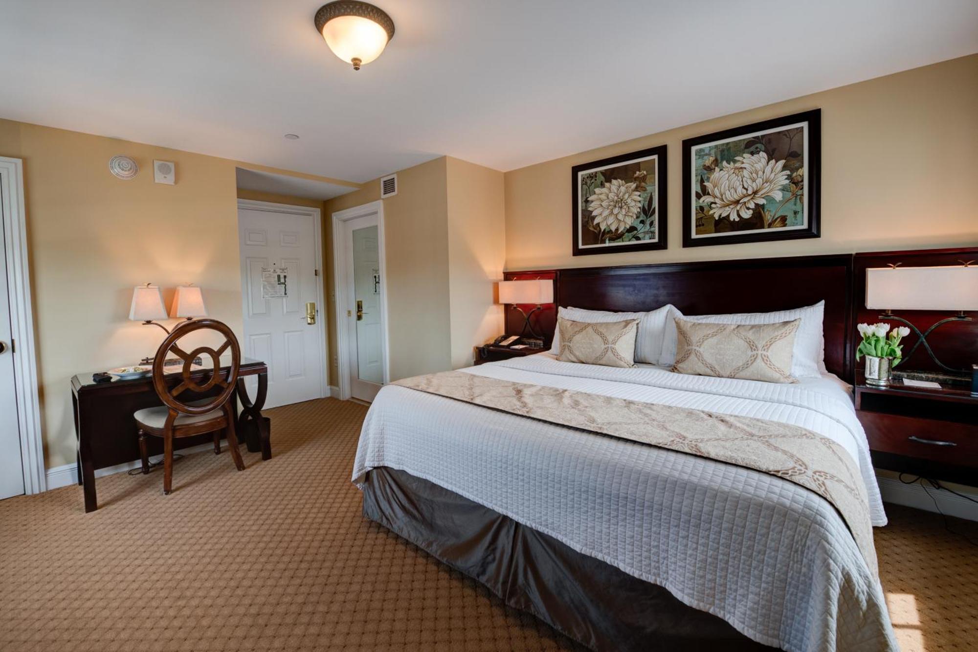 King Room,1704967034:JPEG