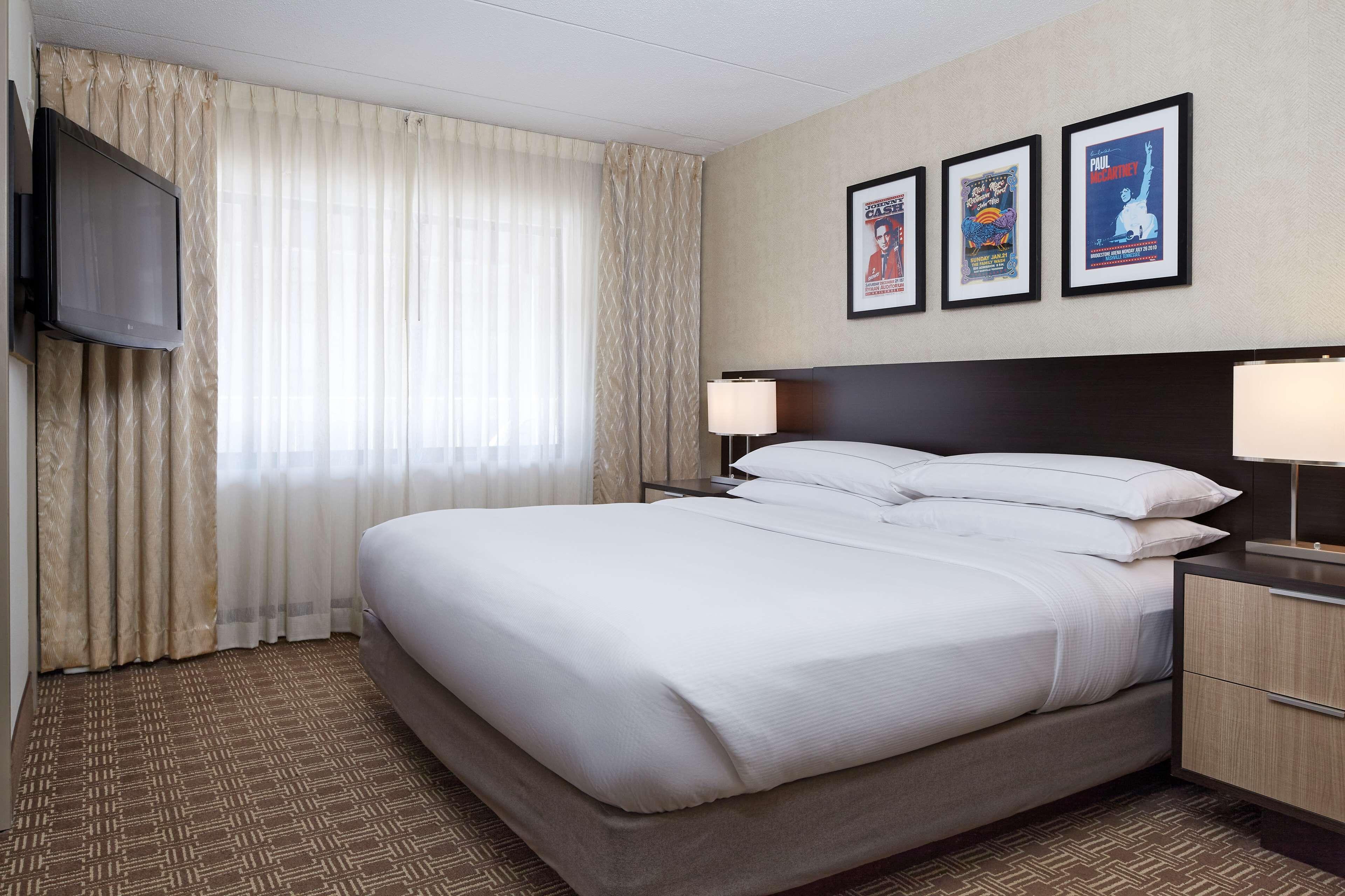 Deluxe King Suite,1552142767:JPEG