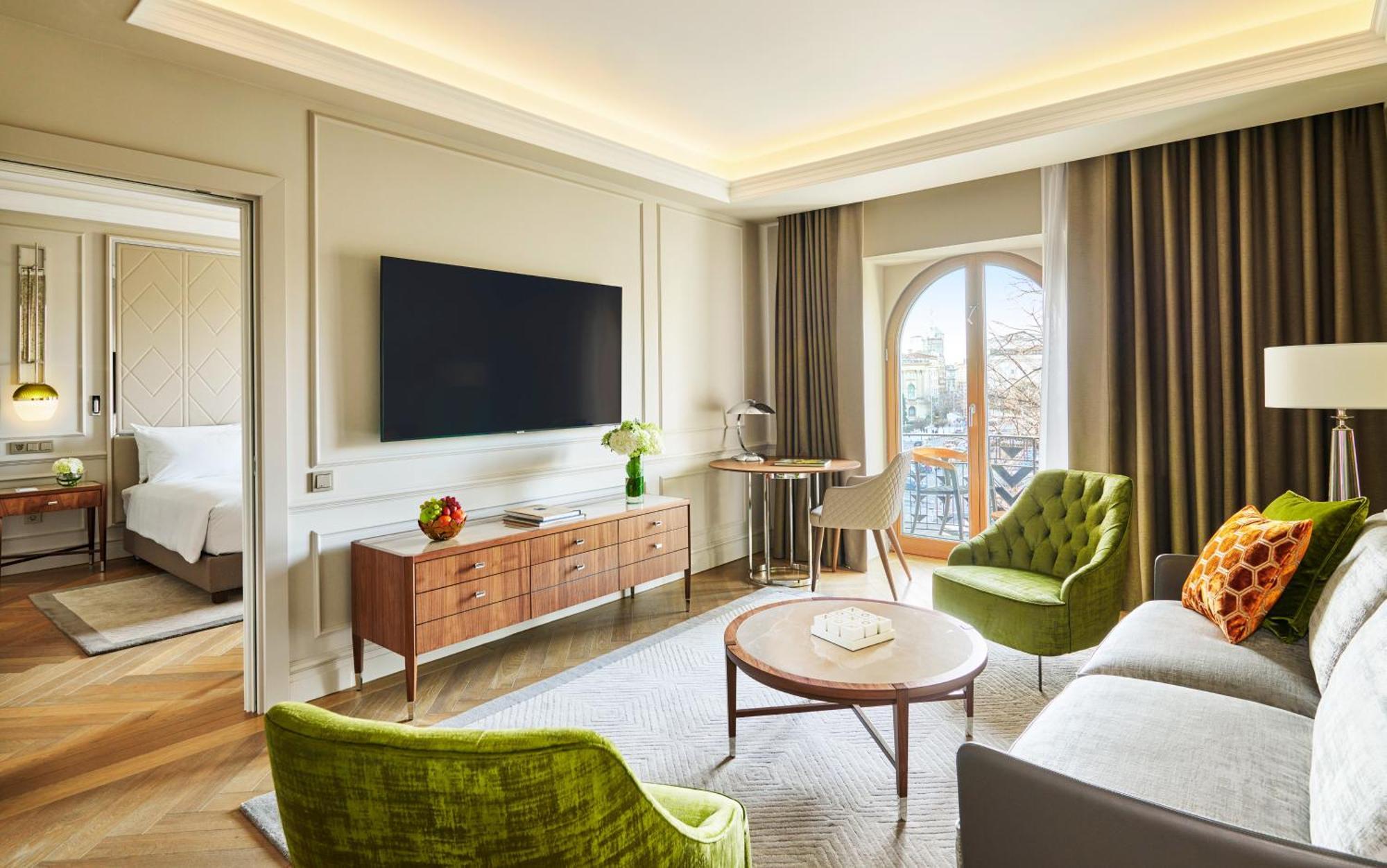 One-Bedroom King Suite with City View,1742607605:JPEG