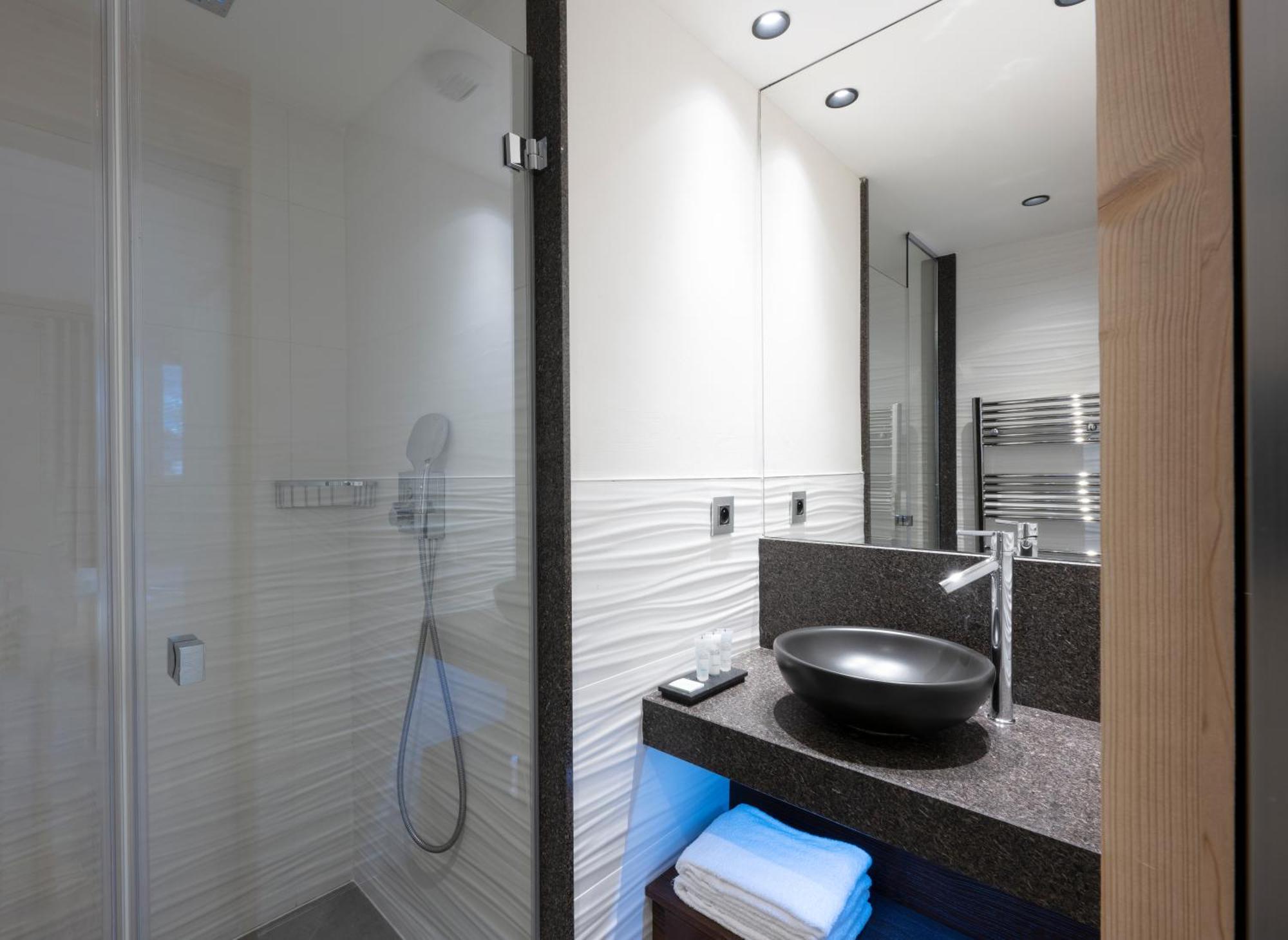 Two-Bedroom Apartment for 6 people Comfort Plus with Spa Access
