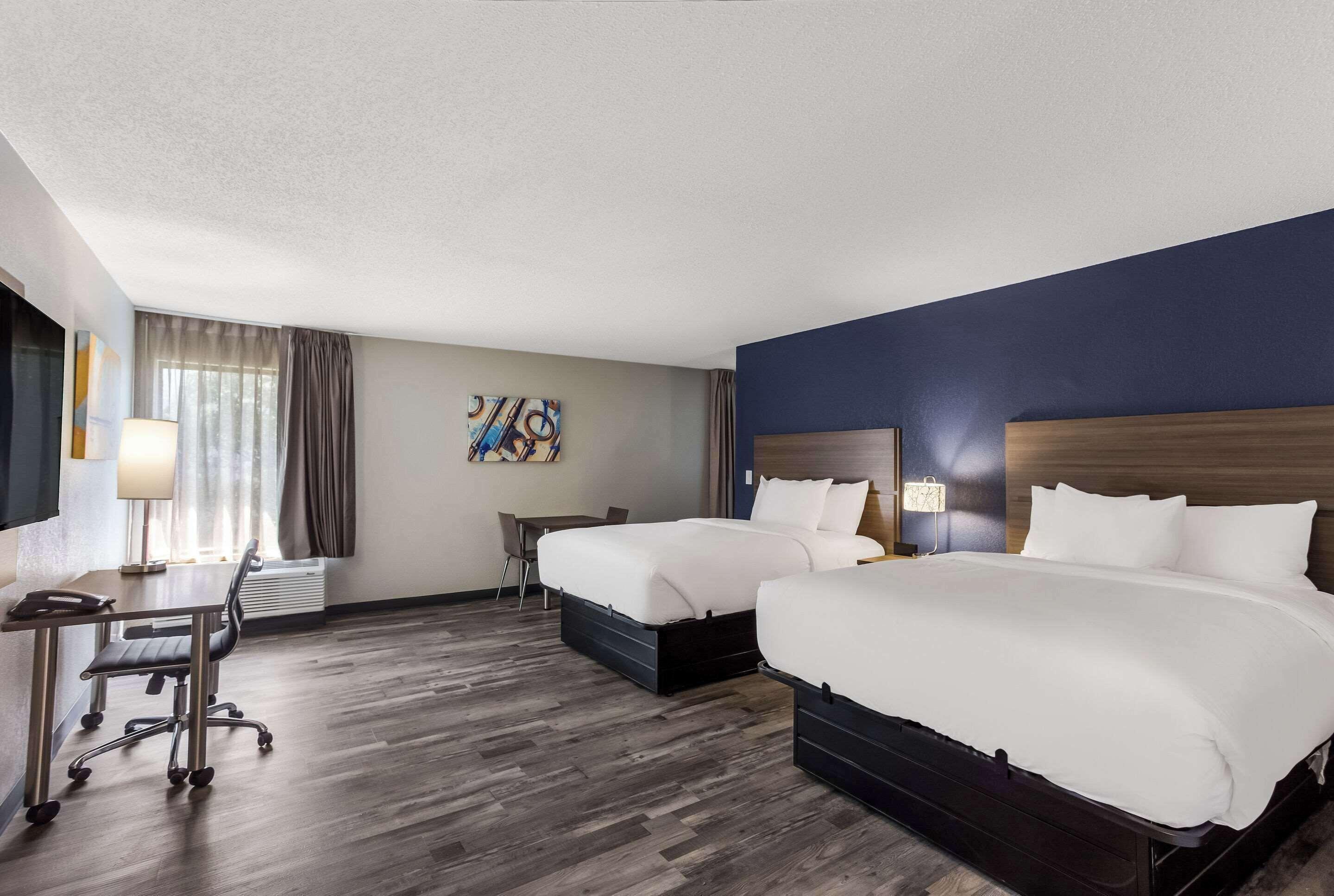 Efficiency Queen Suite Two Queen Beds Dishwasher Non Smoking,1707784673:JPEG