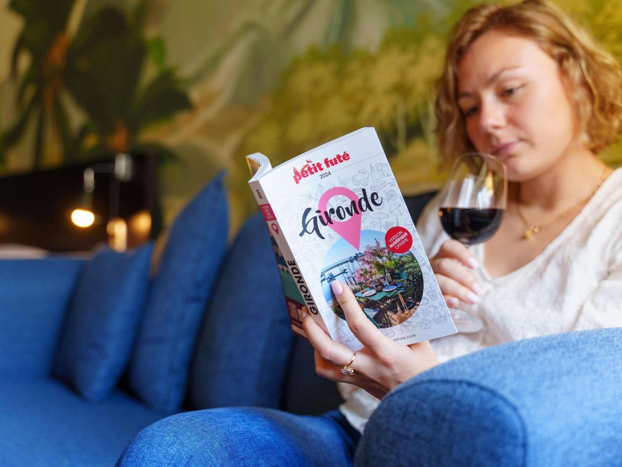 Junior Suite with a Double Bed and a Sofa,1717002987:JPEG