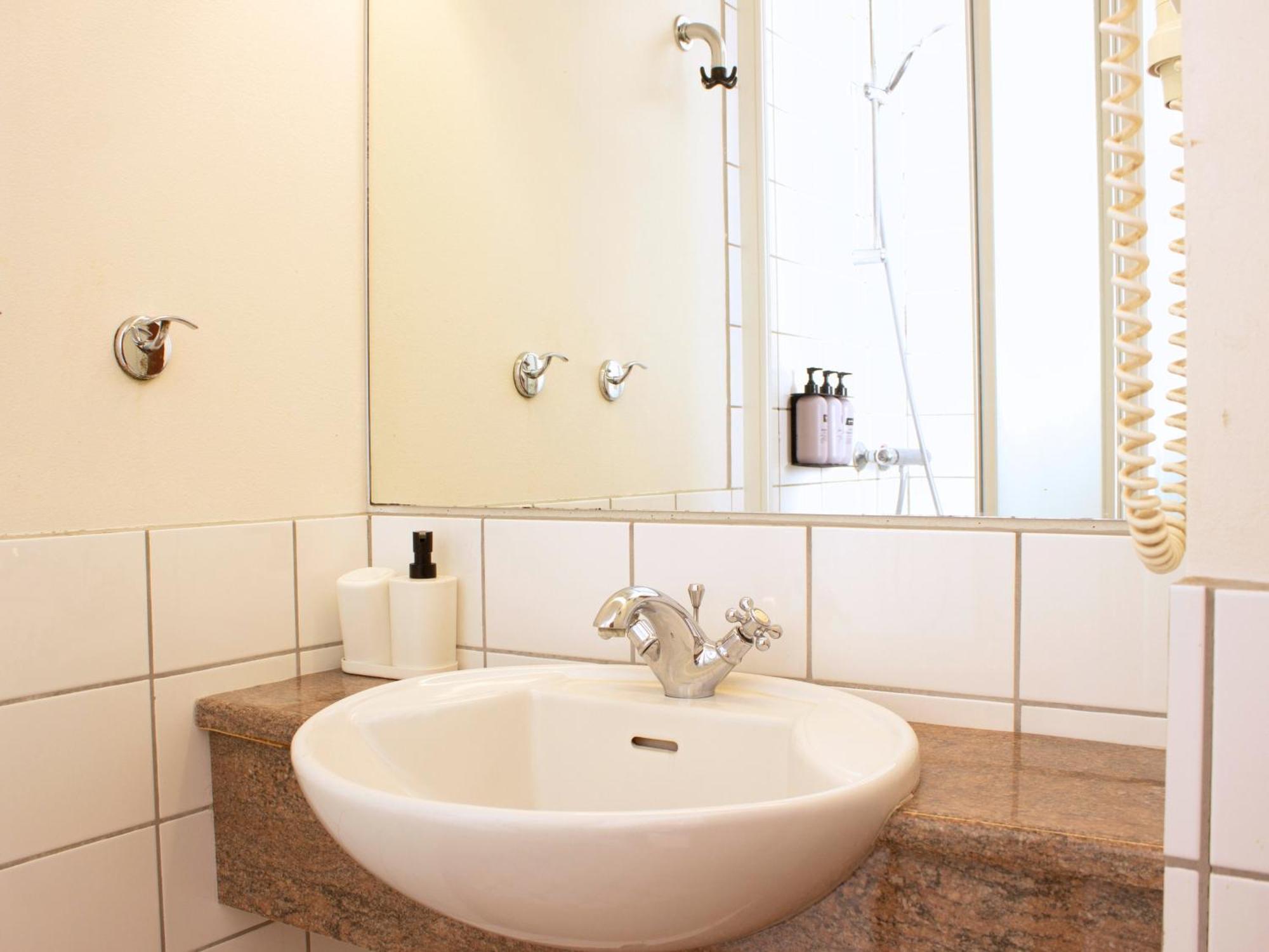 Double or Twin Room Private Bathroom