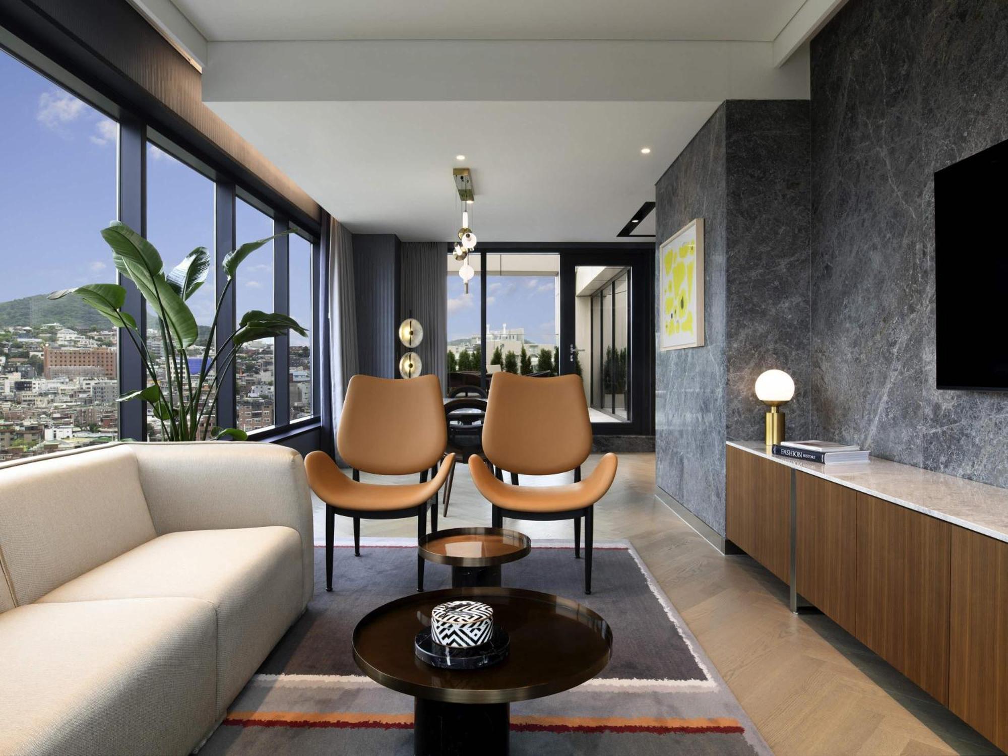 Mondrian King Suite,1771239104:JPEG