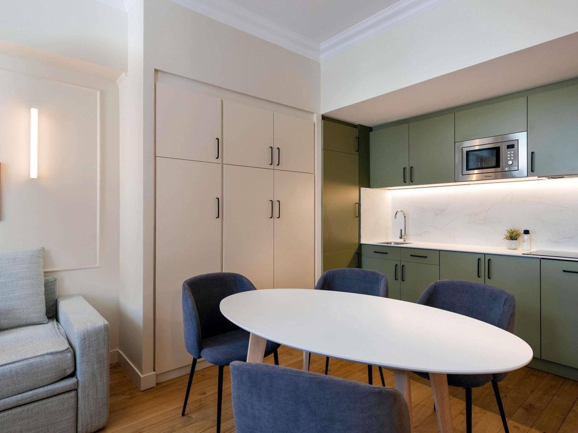 One-Bedroom Apartment