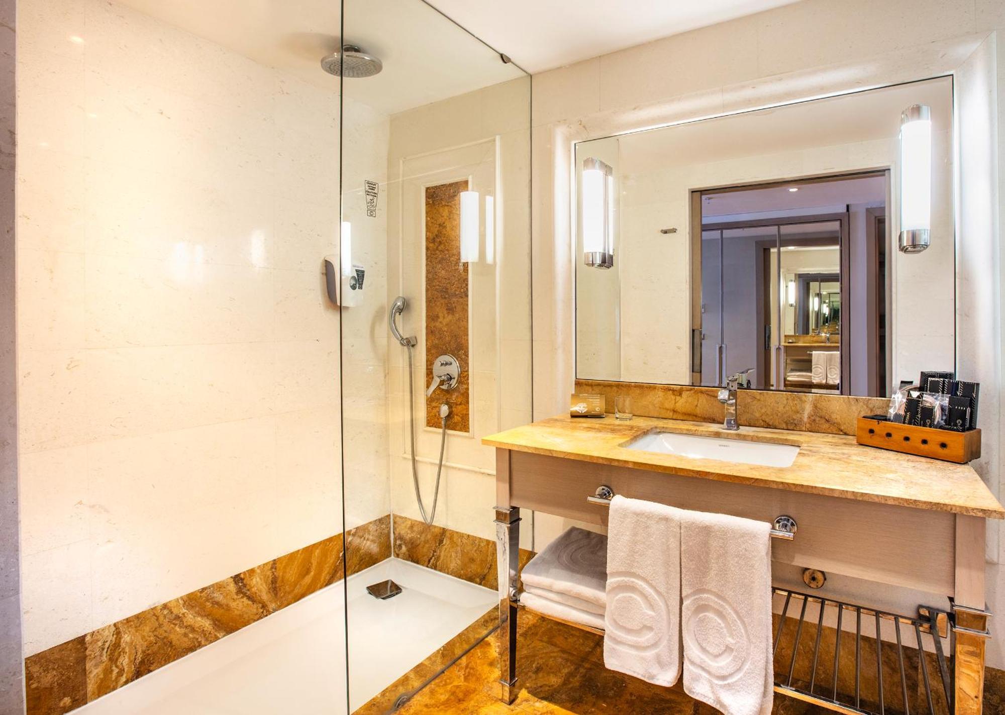 Double or Twin Room Partial Sea View
