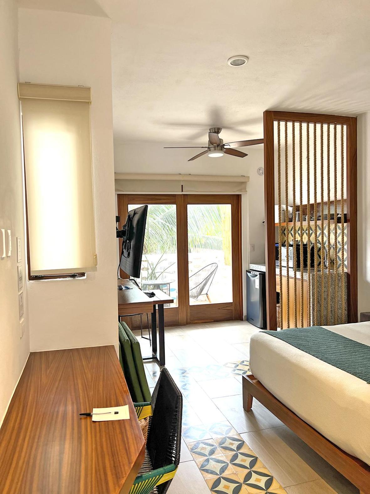 Studio Terrace,1758362496:JPEG