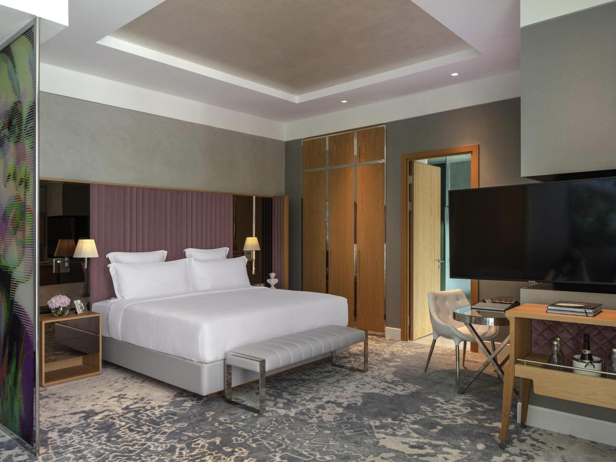 Sky Premium Kamer met Kingsize Bed en Uitzicht op de Stad