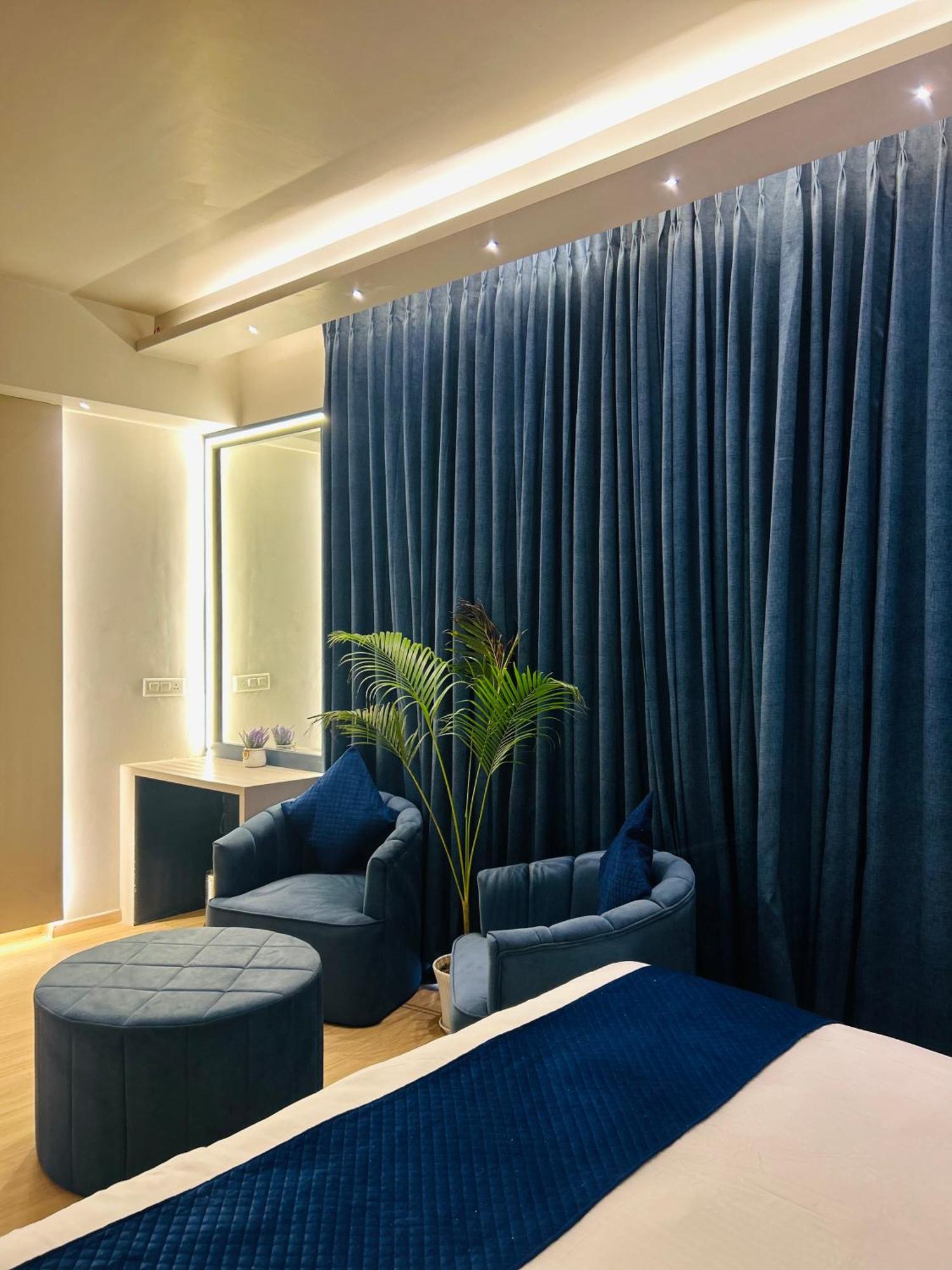 Deluxe Double or Twin Room