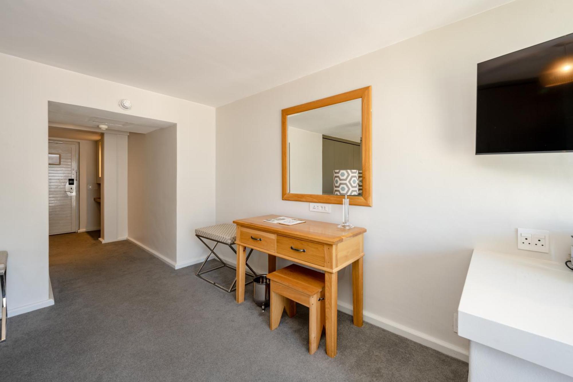 Sea Mountain Room