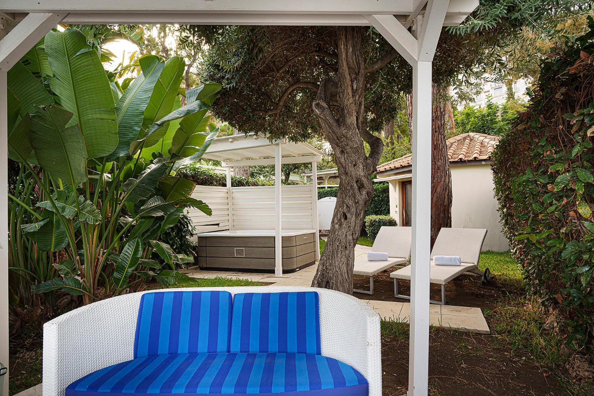 Superior Double Room with Hot Tub,1742602299:JPEG