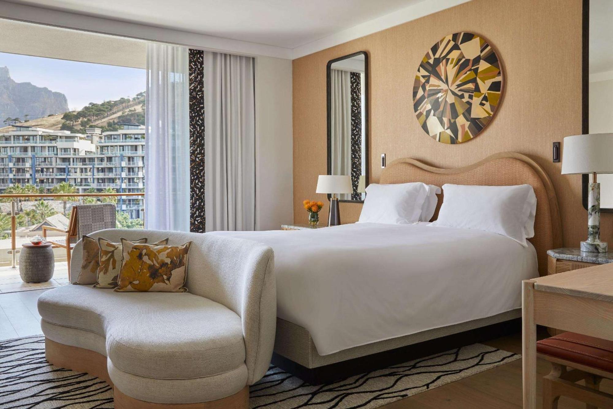 Marina Mountain View King Room
