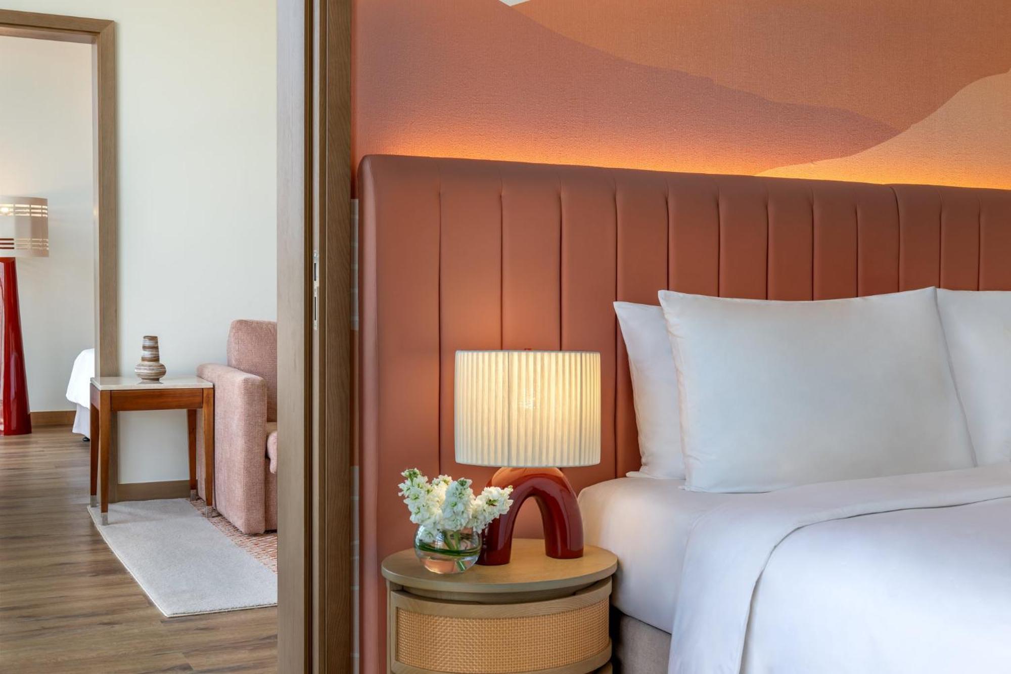 Two-Bedroom Suite Plaza View Theme Park Access