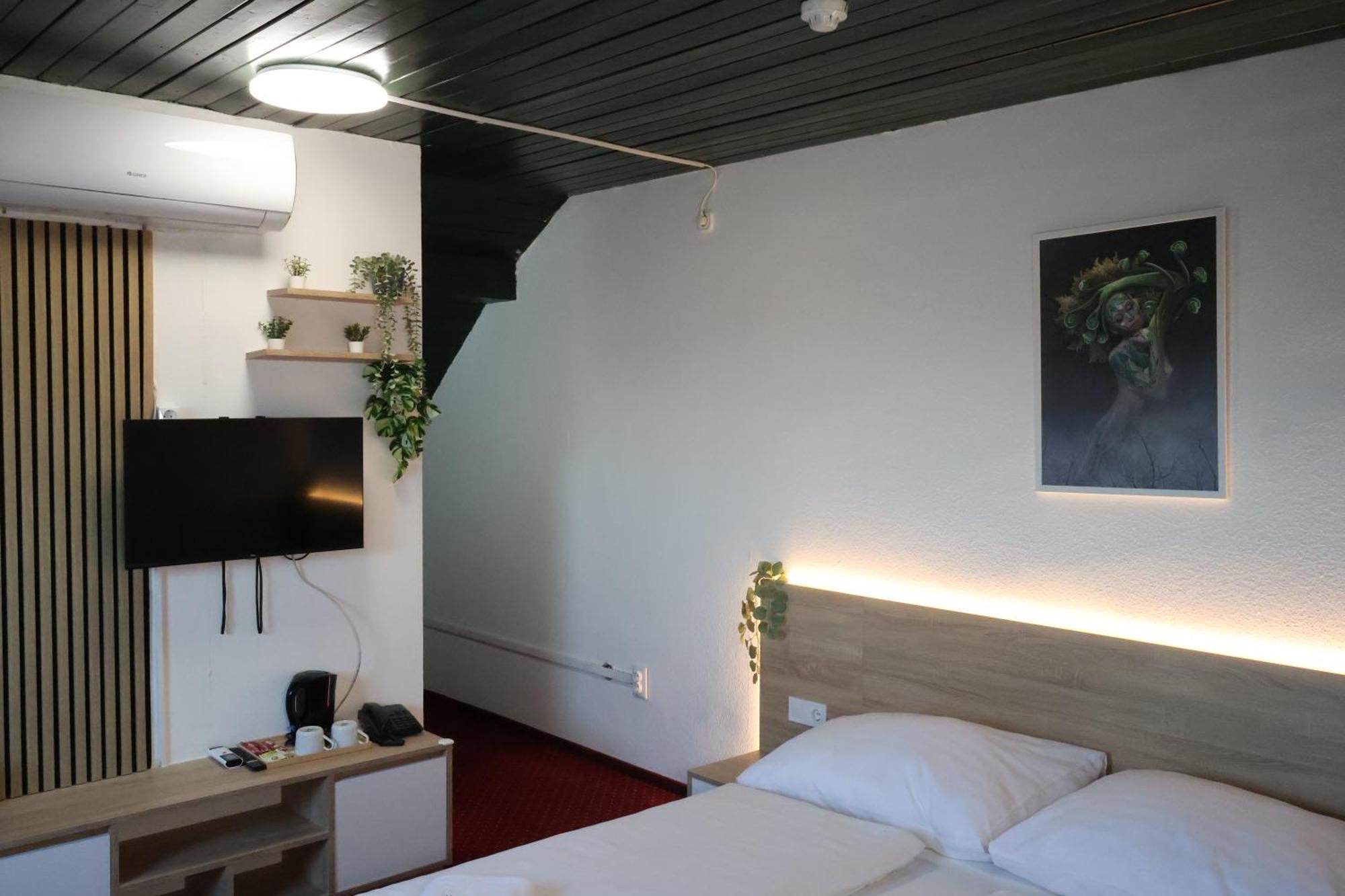 Basic Triple Room