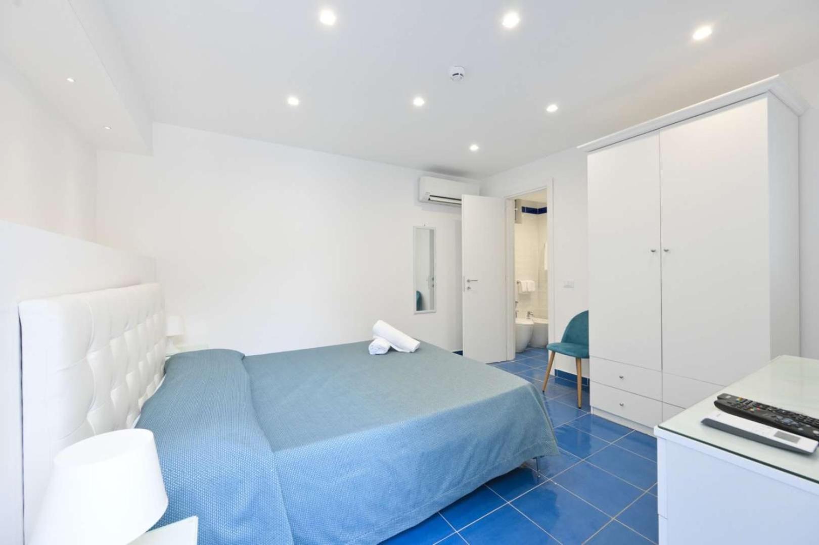 Single Room,1742990737:JPEG