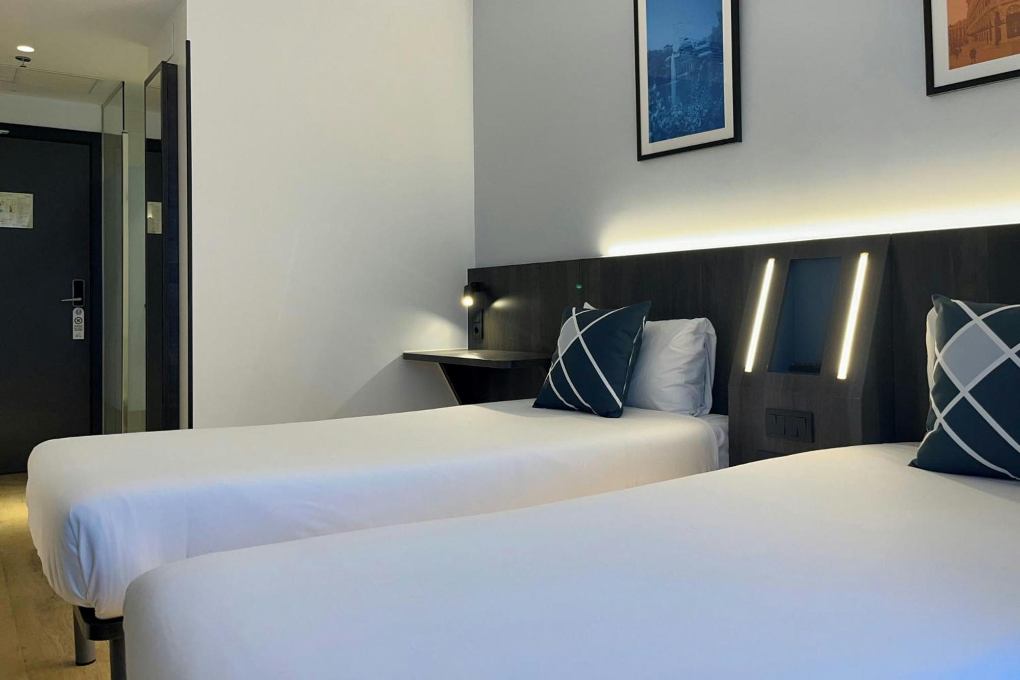Quarto Twin Standard