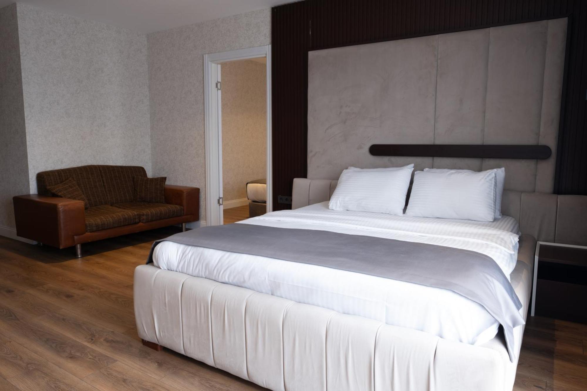 Family Suite,1743699509:JPEG