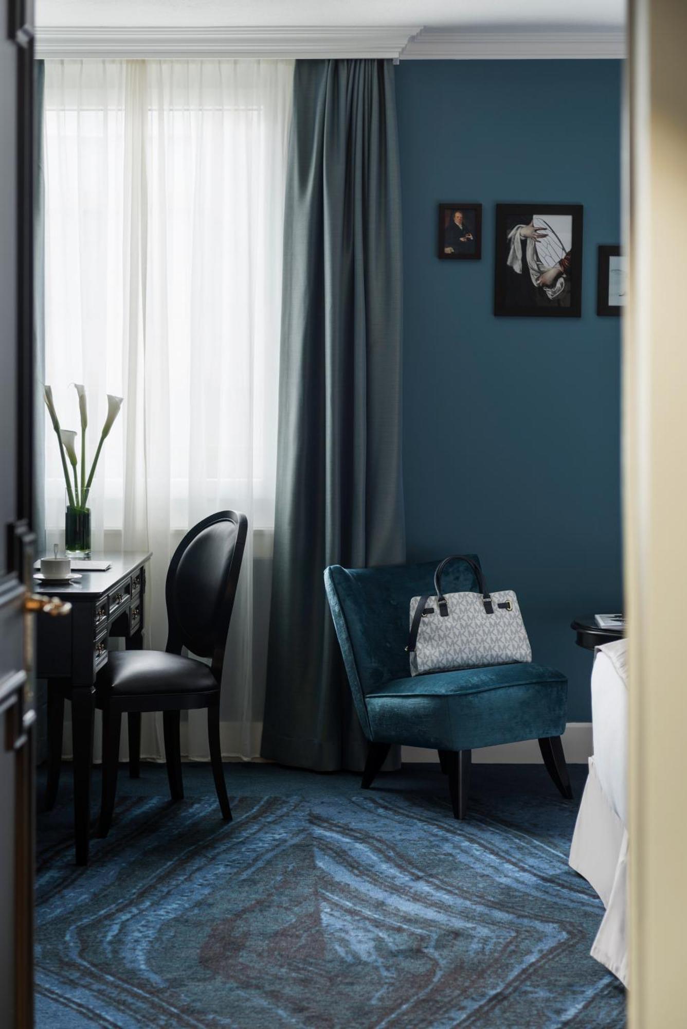 Signature Double Room,1705945994:JPEG