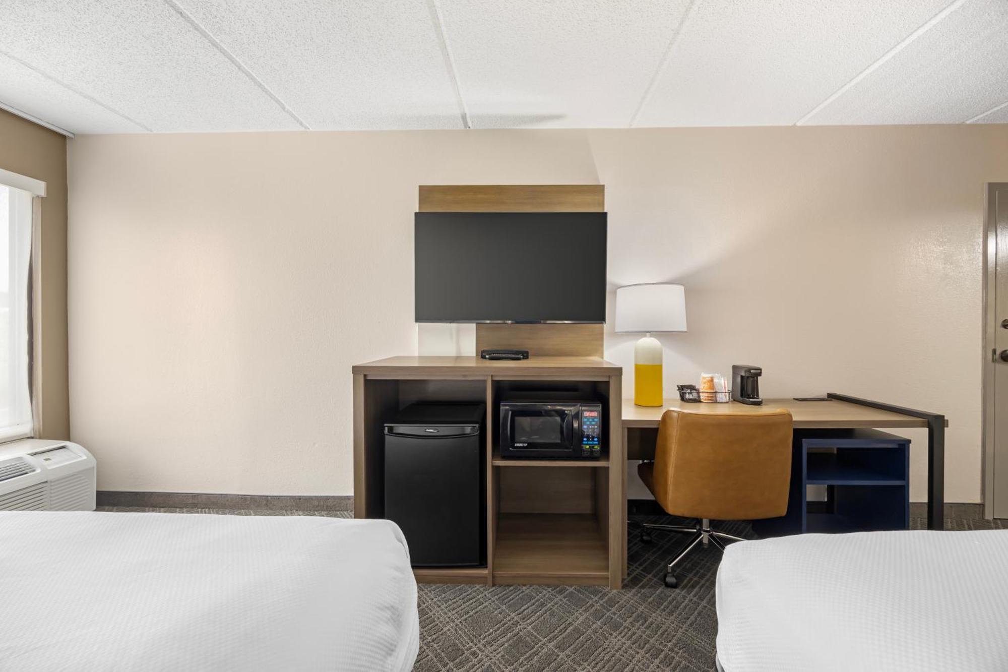 Queen Room with Two Queen Beds - Non-Smoking