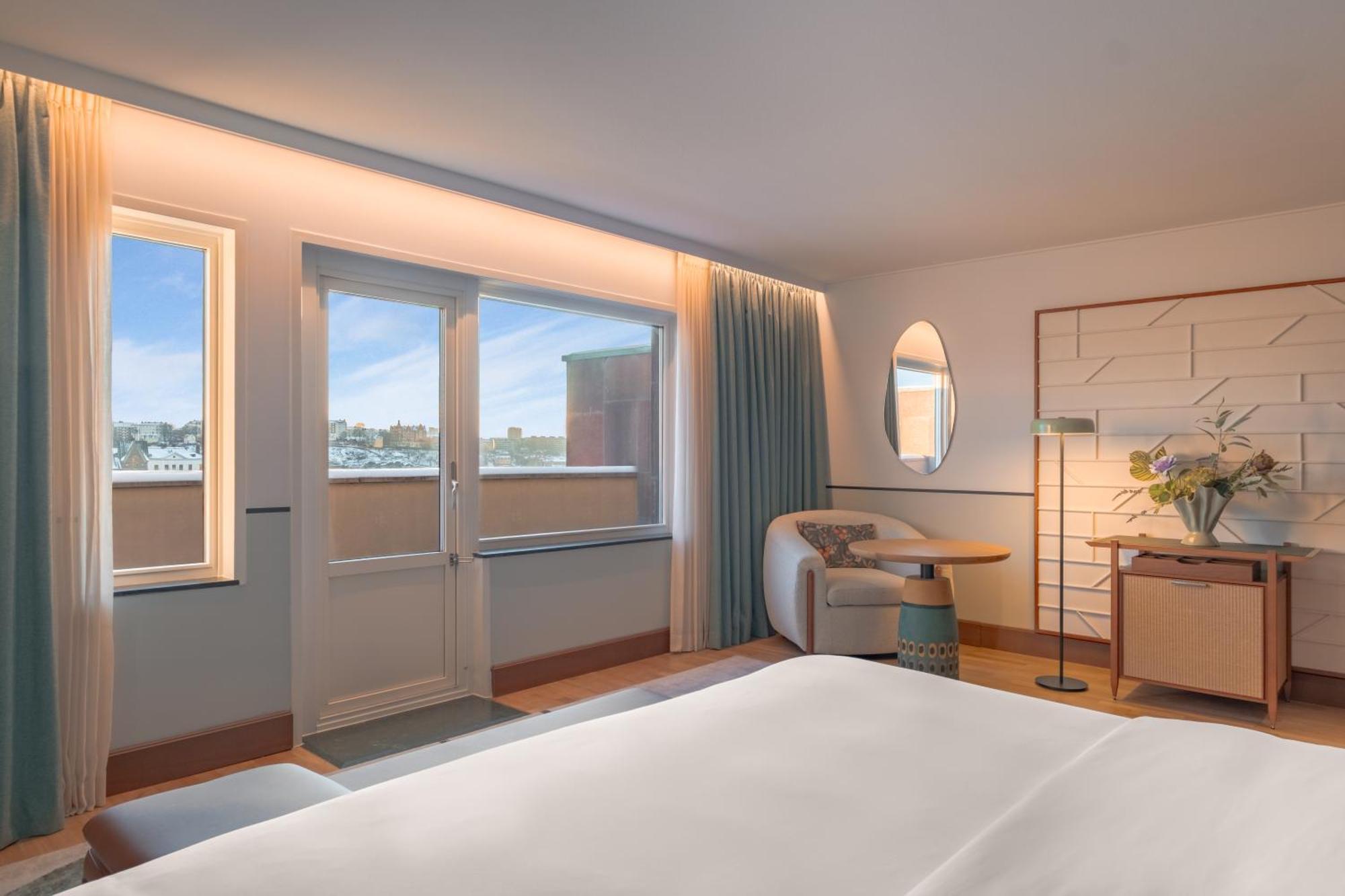 Chambre Lit King-Size Supérieure avec Balcon - Vue sur Lac