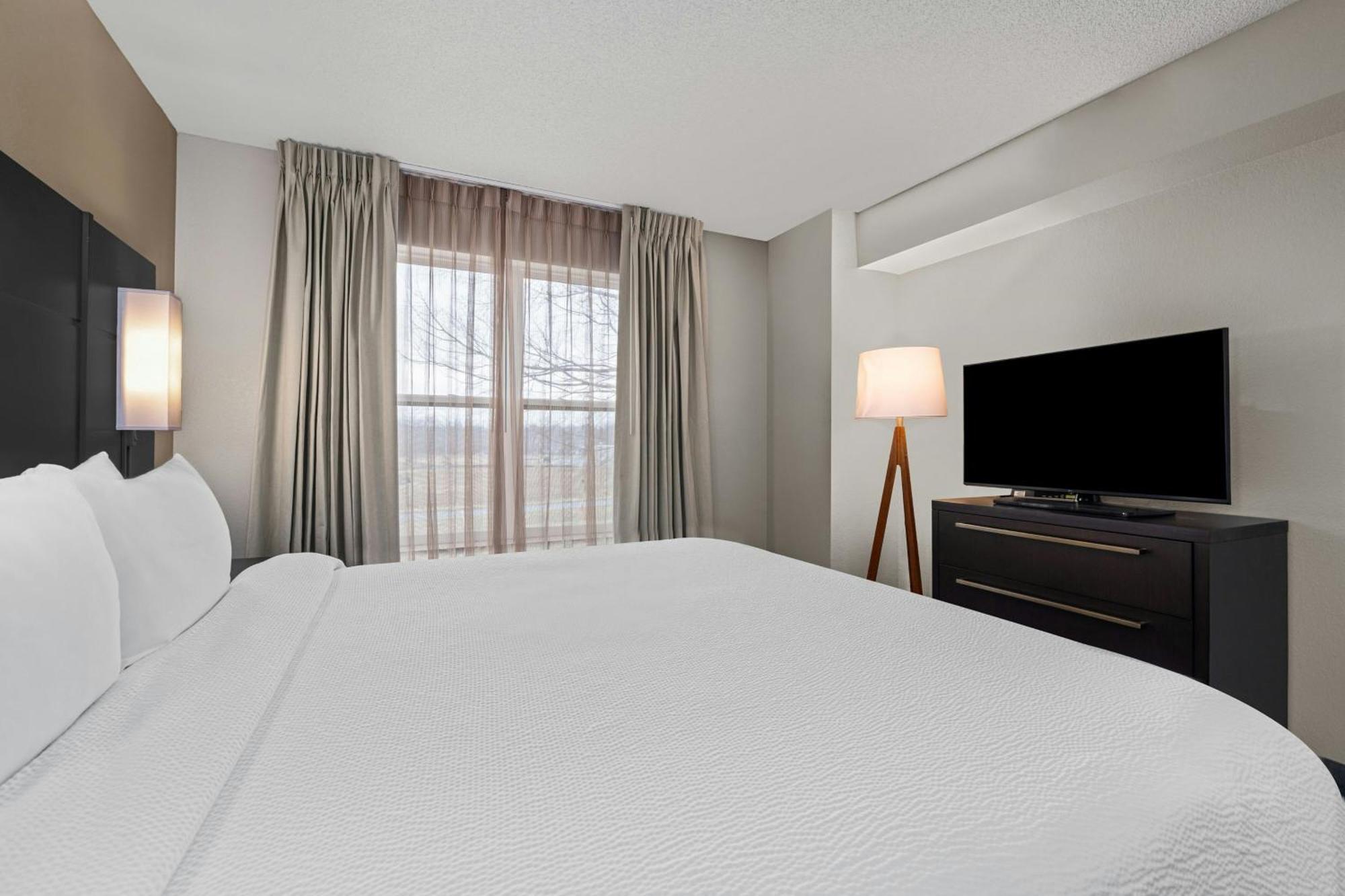 One-Bedroom King Suite,1756522425:JPEG