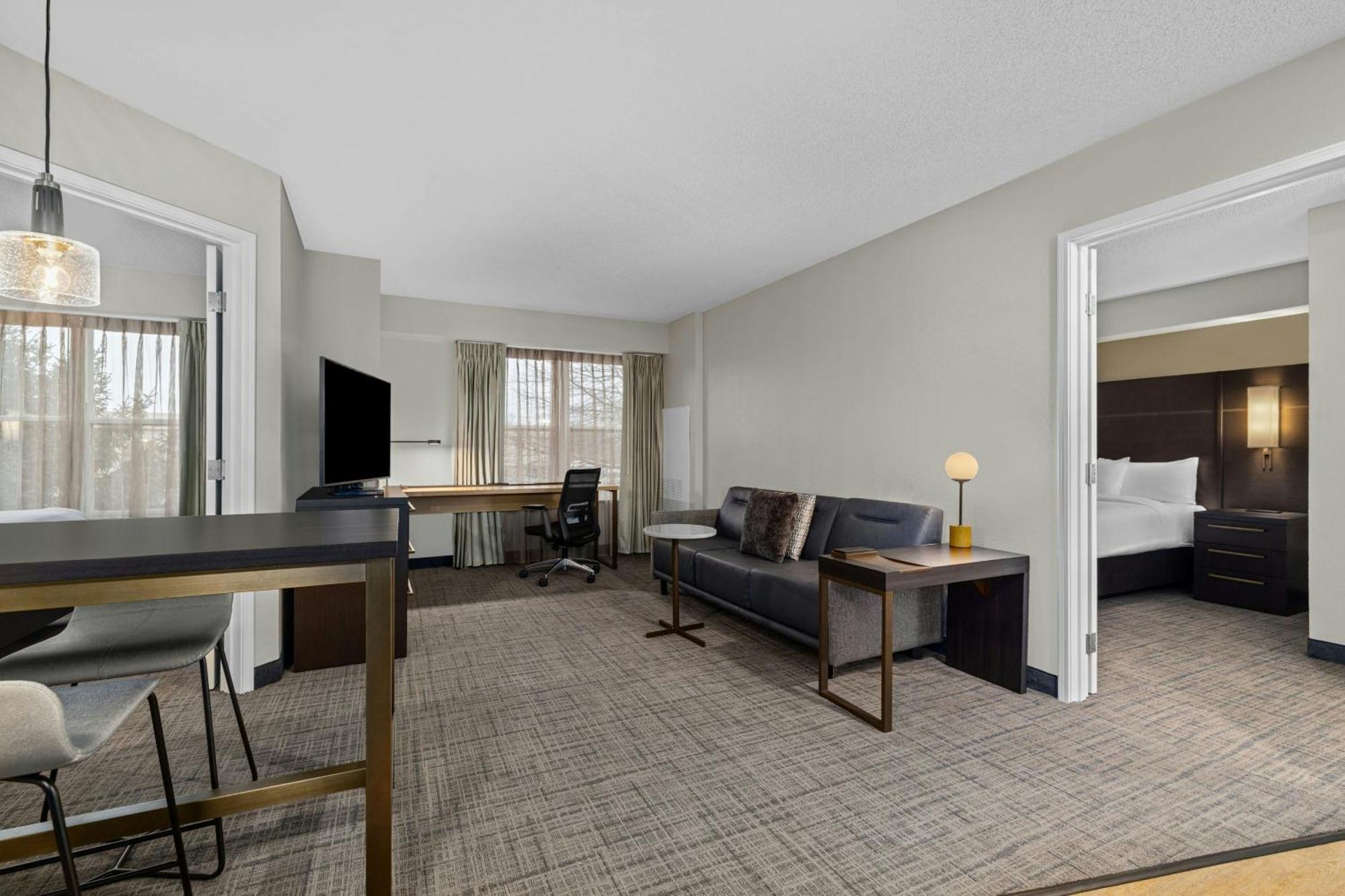 Two-Bedroom Suite,1756522401:JPEG