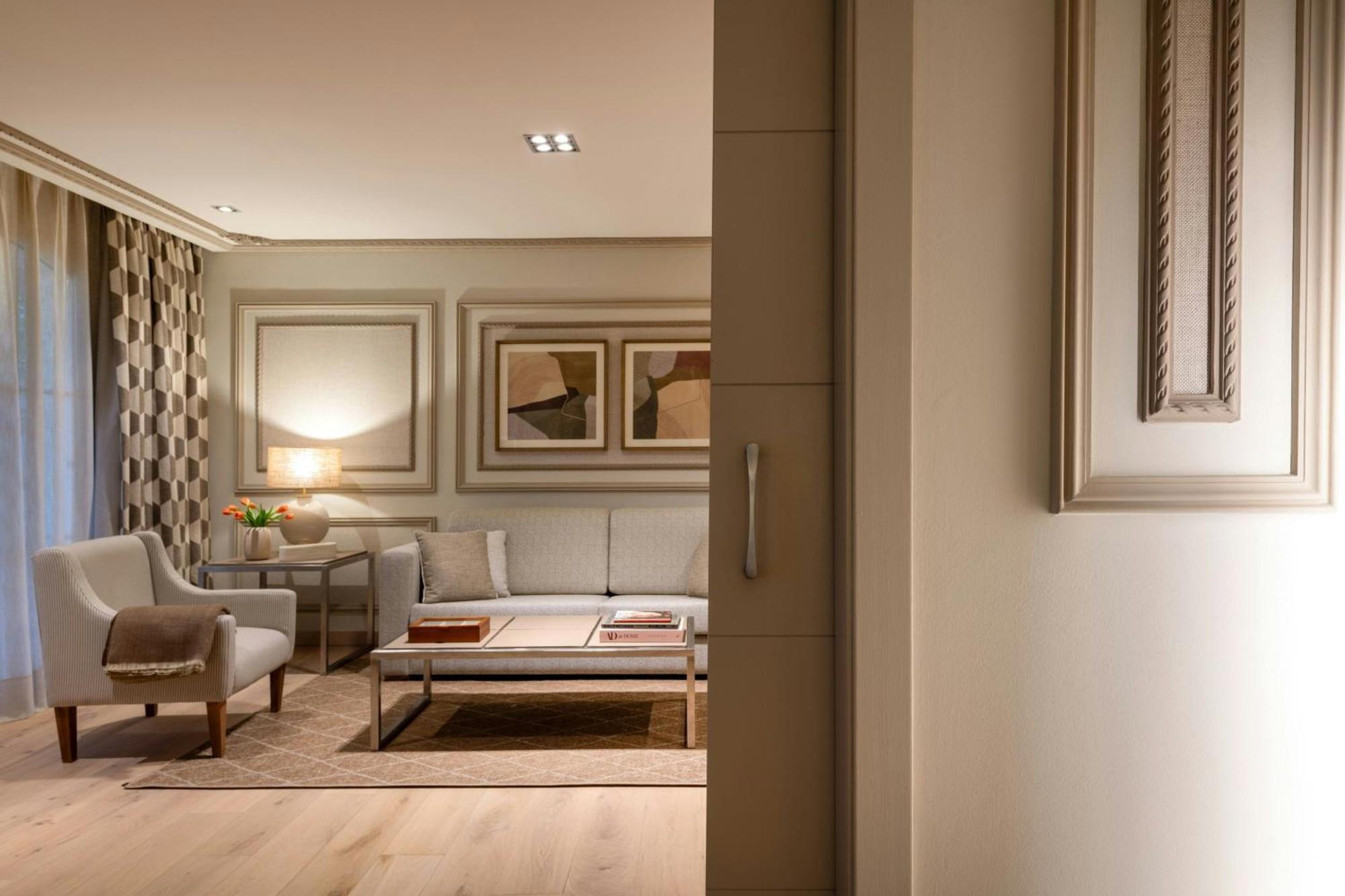 King Suite with Balcony and Limited View,1756546797:JPEG