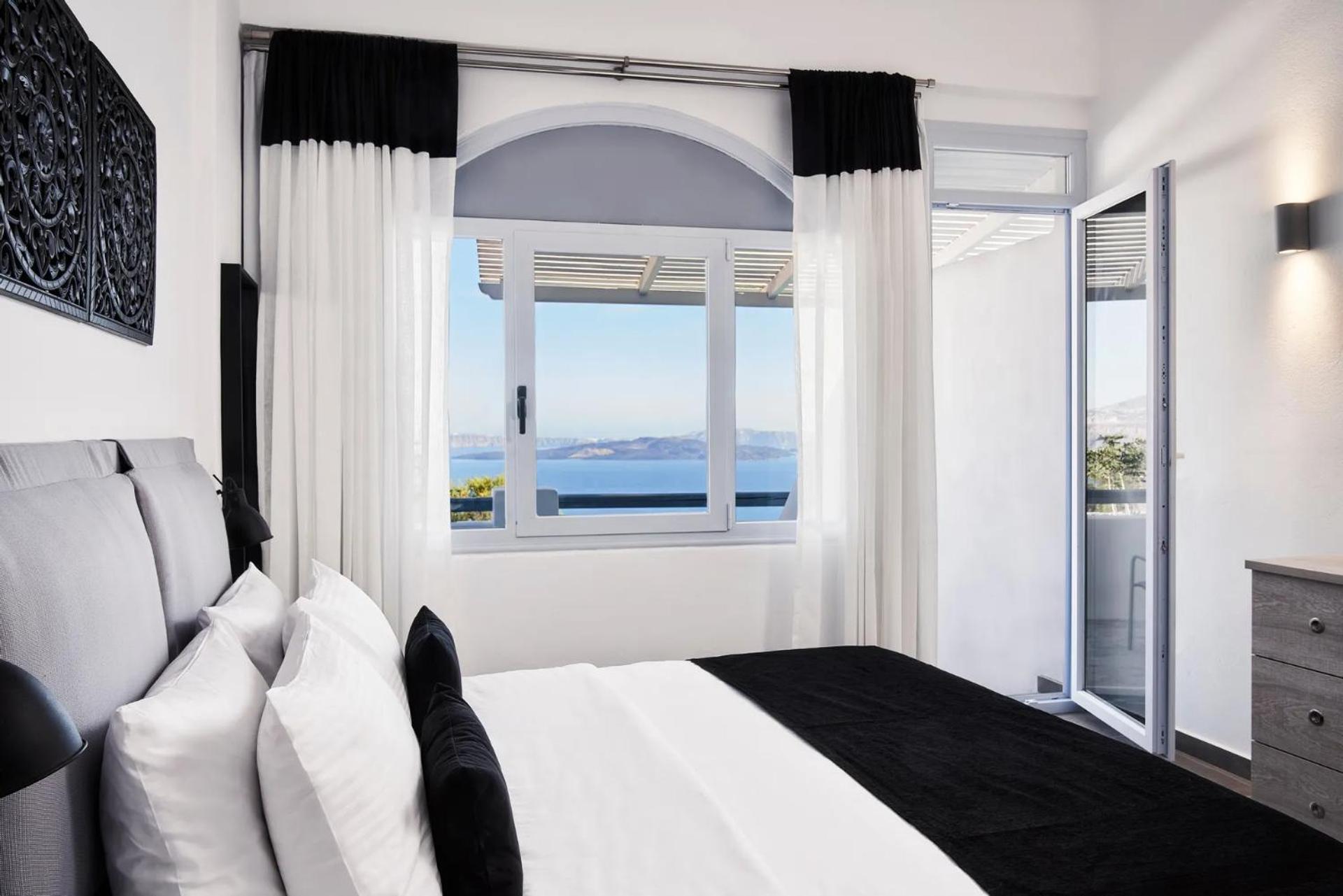 Standard Room Caldera View