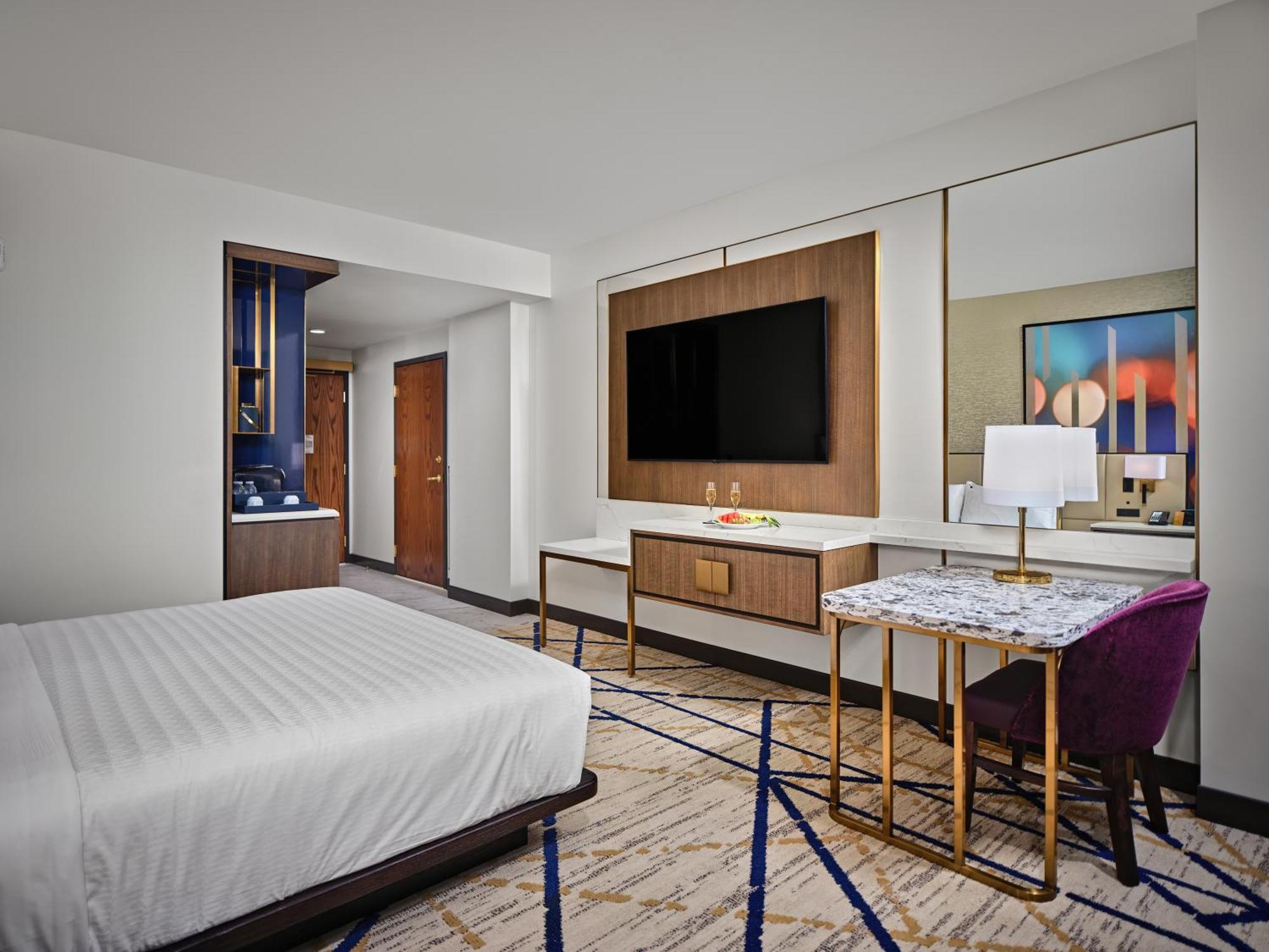 Deluxe King Room
