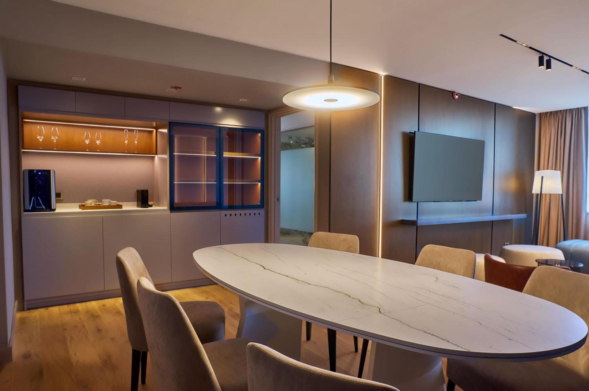 One-Bedroom Executive King Suite,1758302282:JPEG