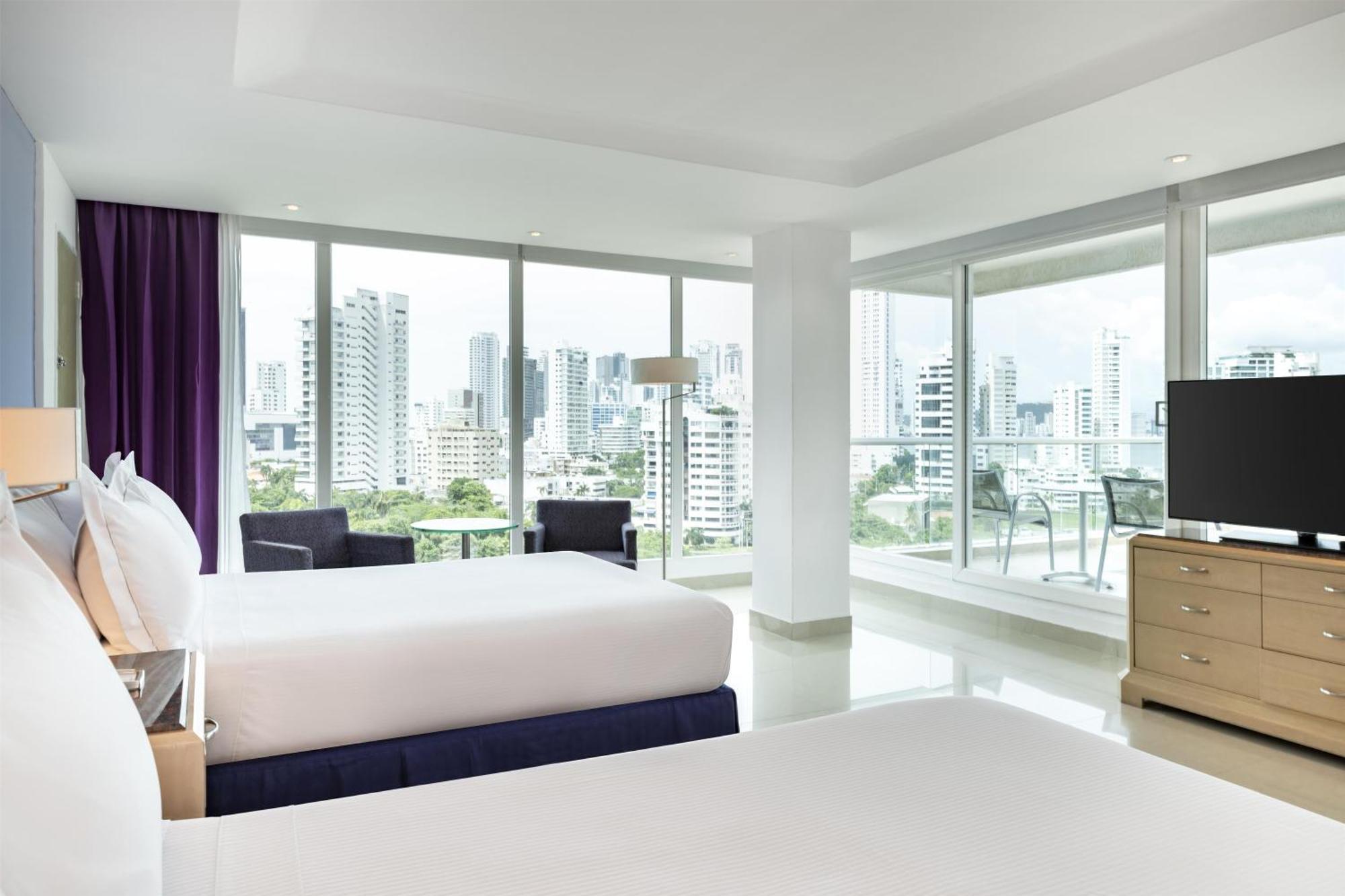 Suite Angolare con 2 Letti Queen-Size e Vista Città/Oceano
