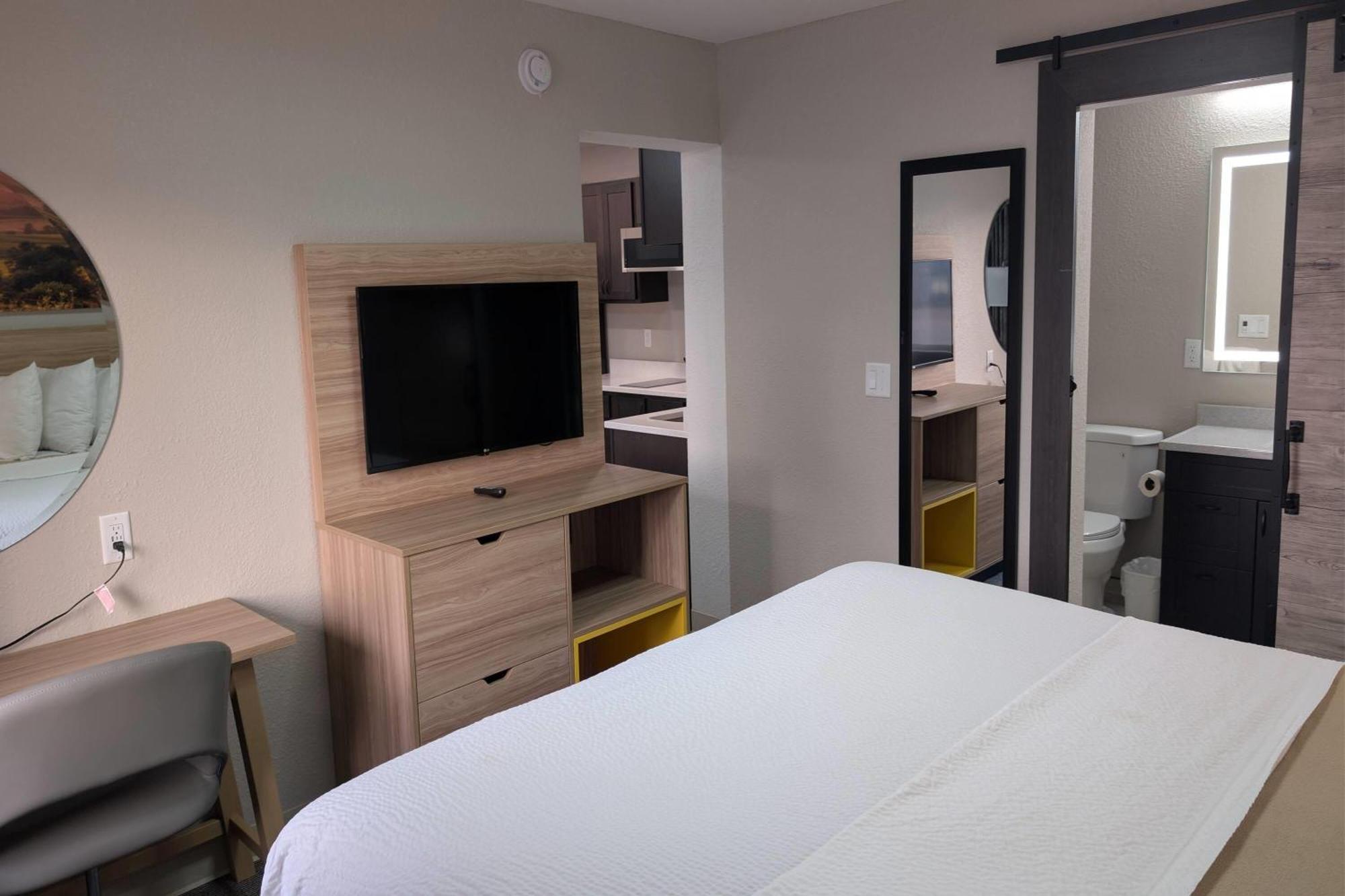 King Room Kitchenette Non Smoking