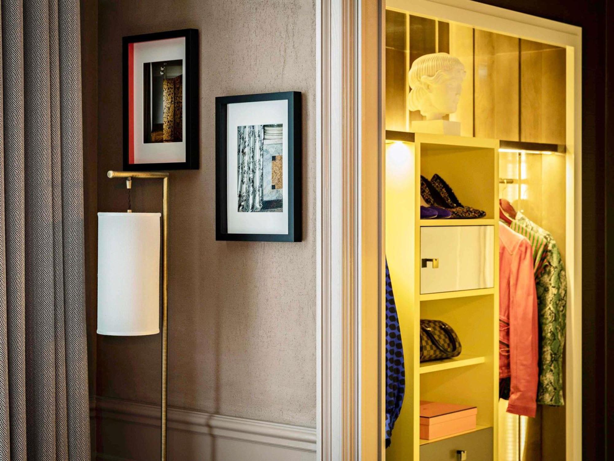 Premium Luxury Single Room Two Single Beds Courtyard or Rue Scribe View,1771700045:JPEG