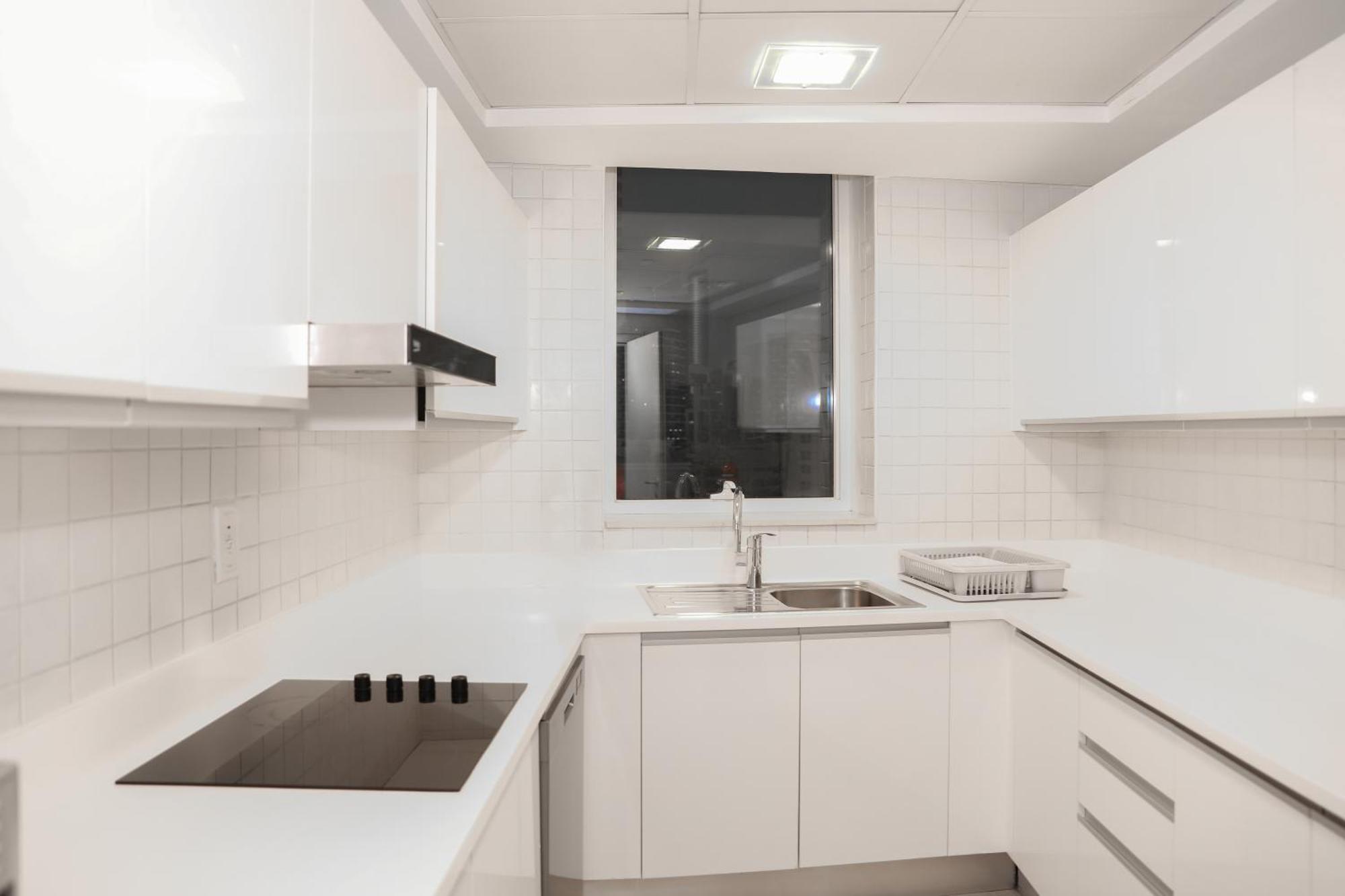 One-Bedroom Suite with Kitchen - City View