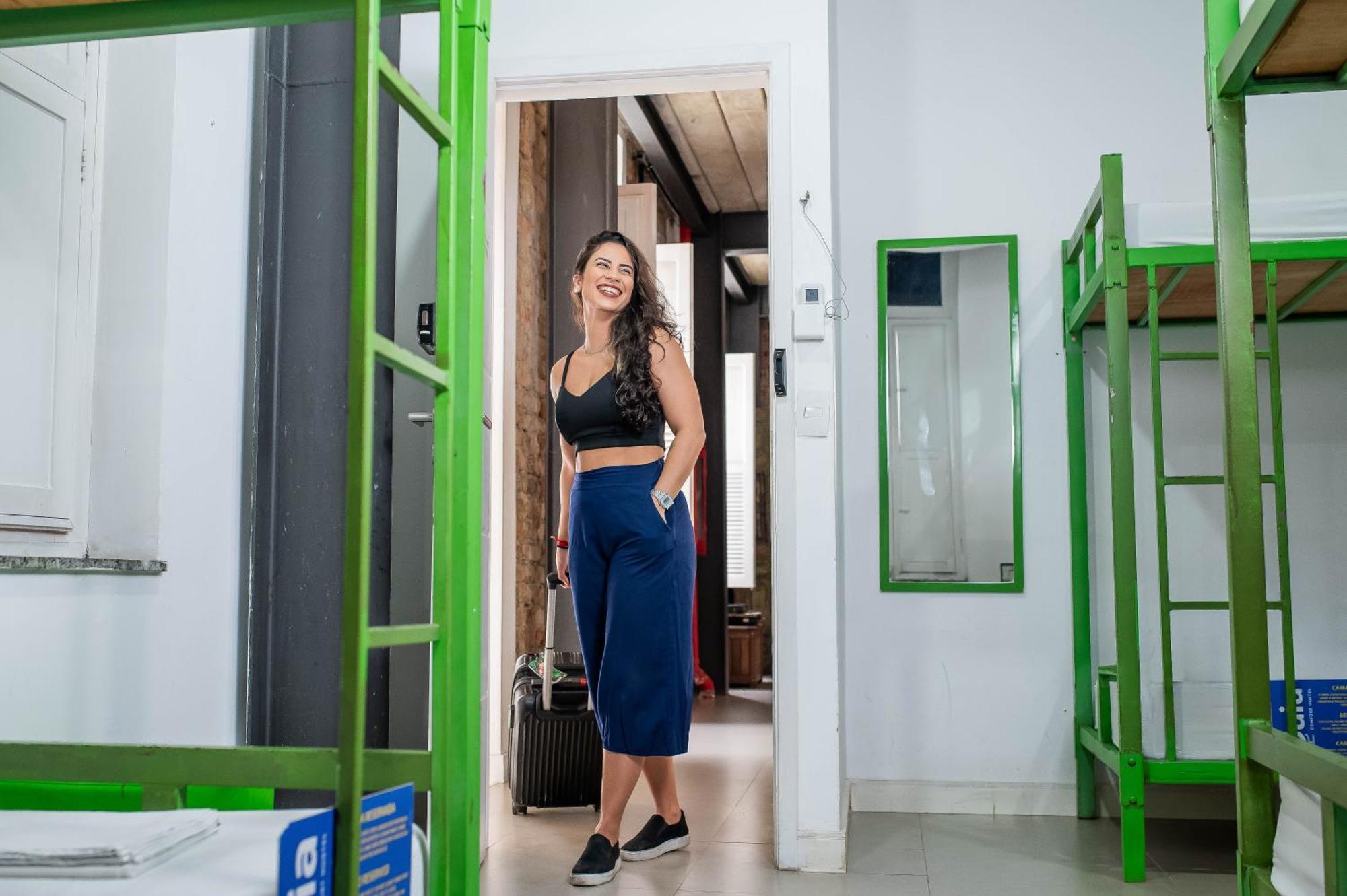 Cama em Dormitório Misto com 8 Camas