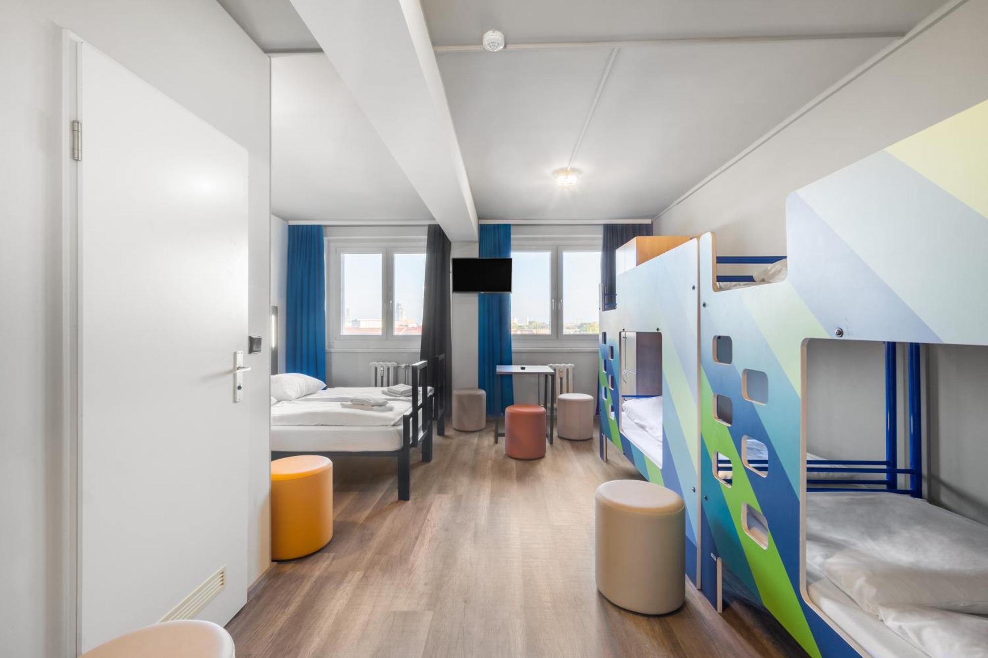 Bed op een Vrouwenslaapzaal met 6 Bedden