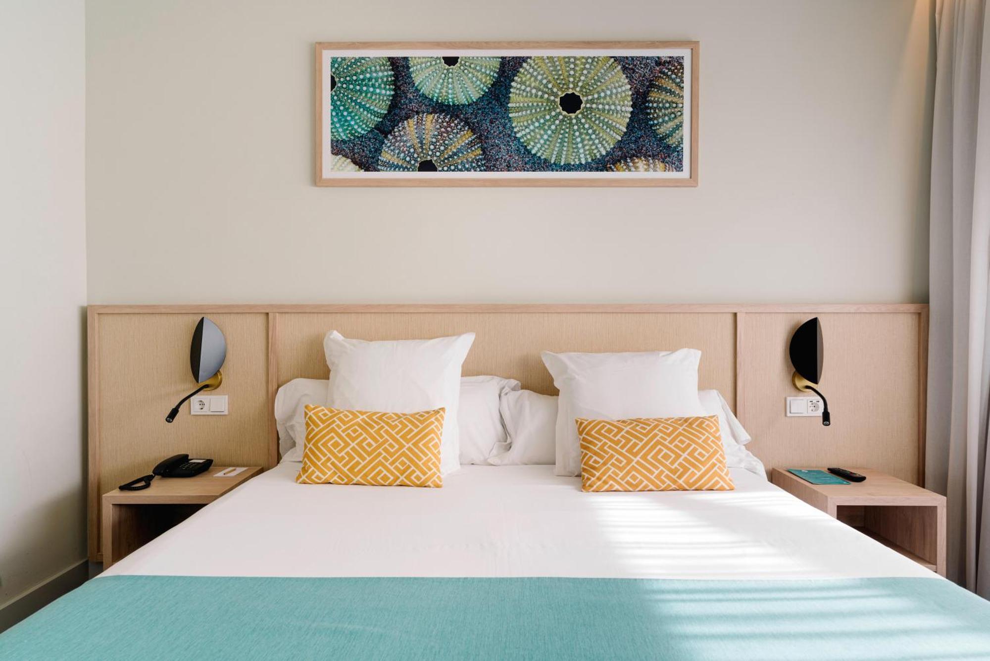 Premium Double Room with Bali Bed - My Favorite Club