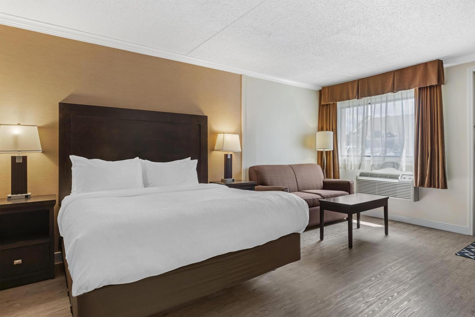 Superior King Suite with Work Desk - Non-Smoking