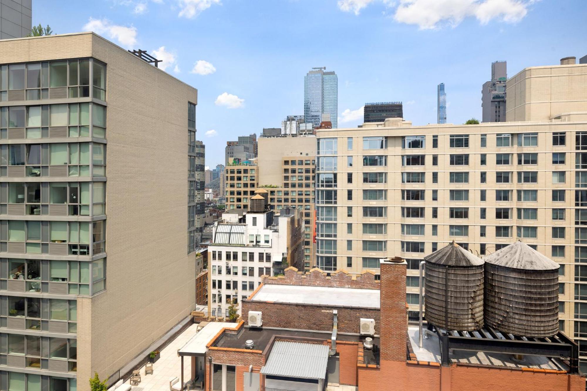 Premium Full Room City View